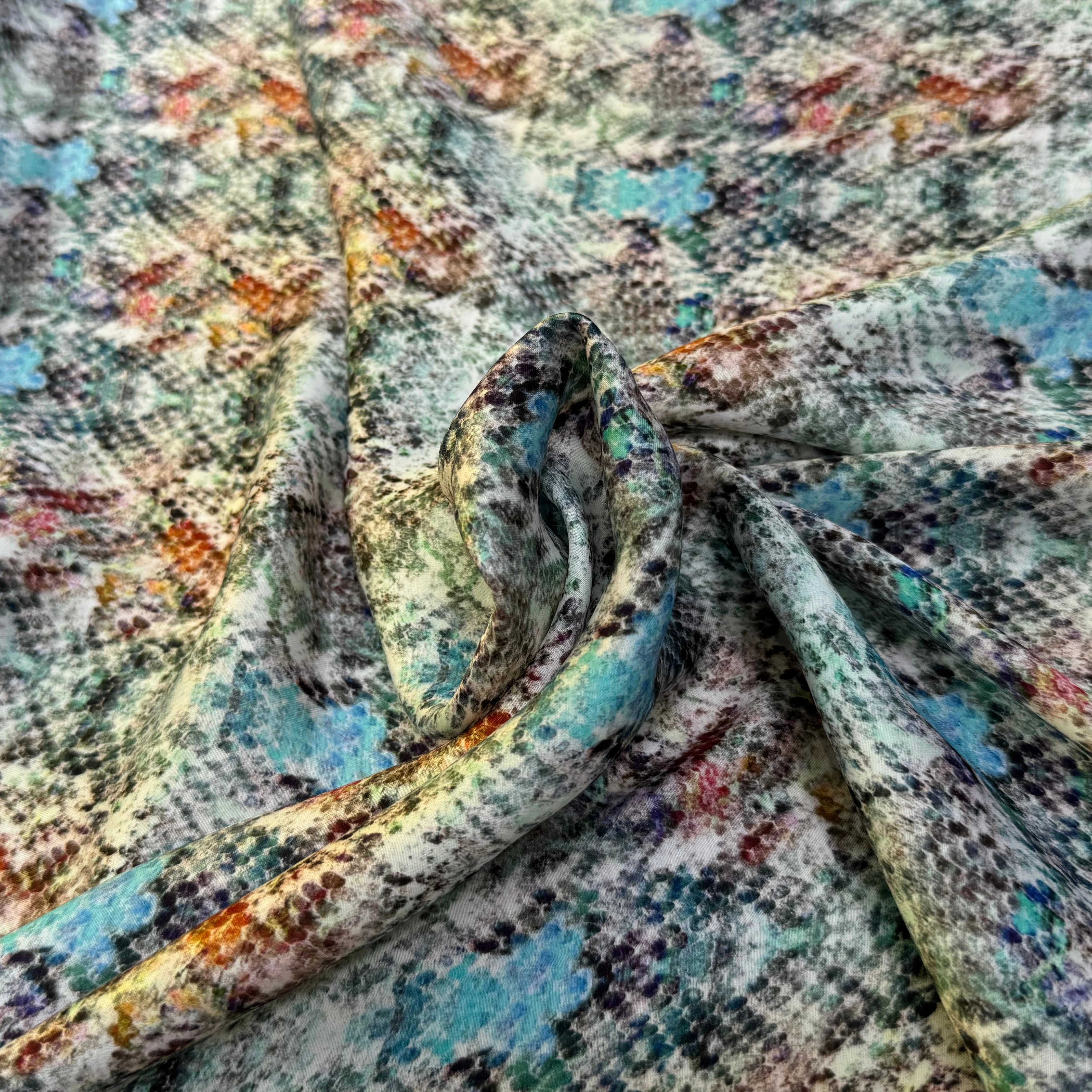 CREPE VISCOSE SATINÉ FLUIDE PYTHON MULTICOLORS - My Little Coupon