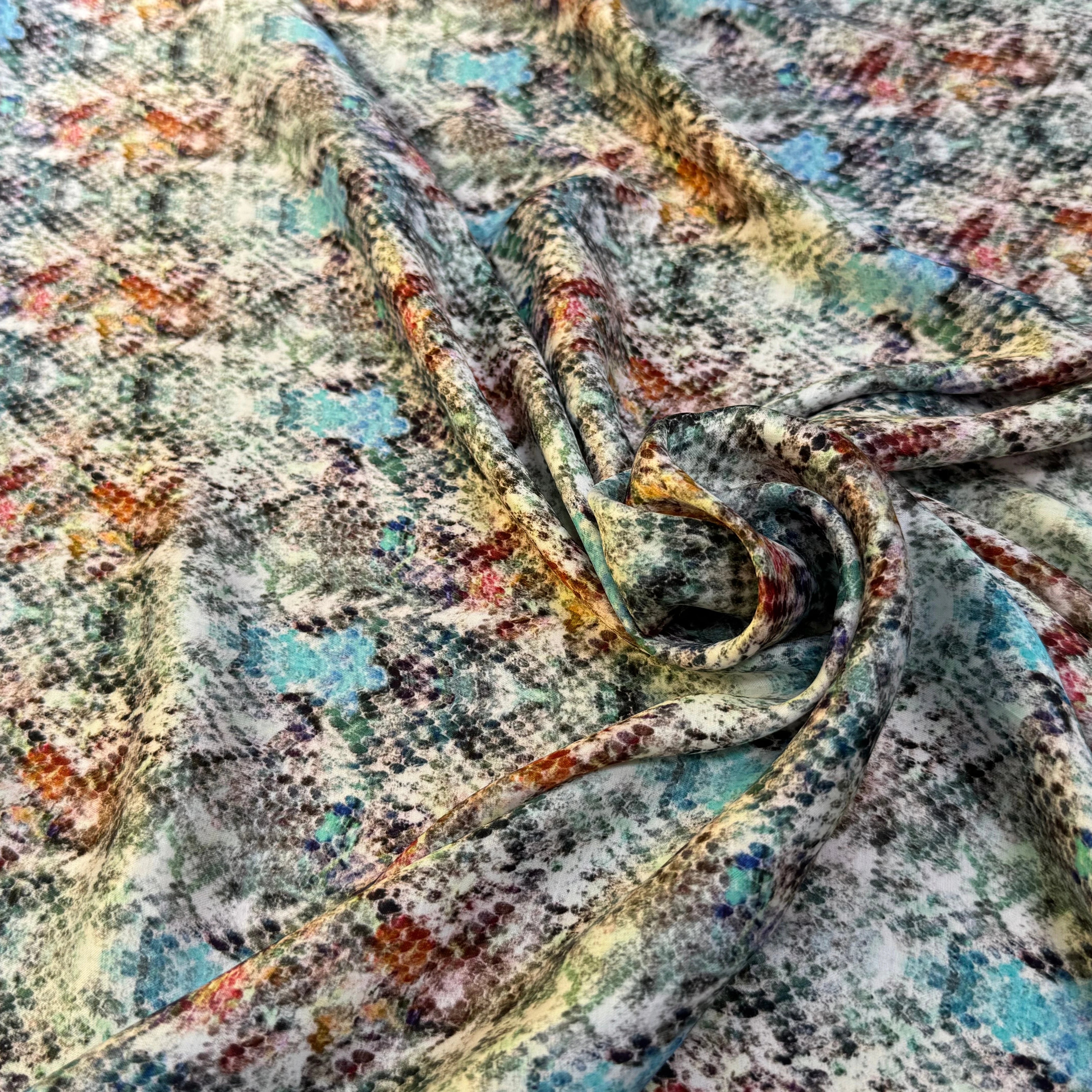 CREPE VISCOSE SATINÉ FLUIDE PYTHON MULTICOLORS - My Little Coupon