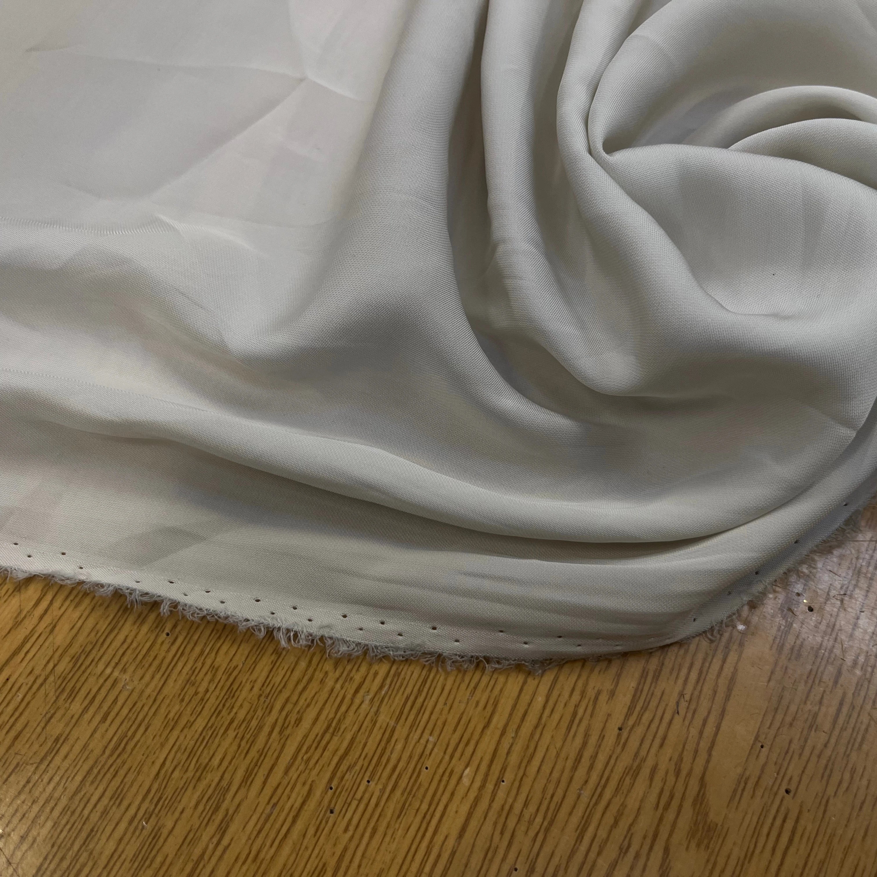 CREPE VISCOSE SOIE FLUIDE DIRTY WHITE - My Little Coupon