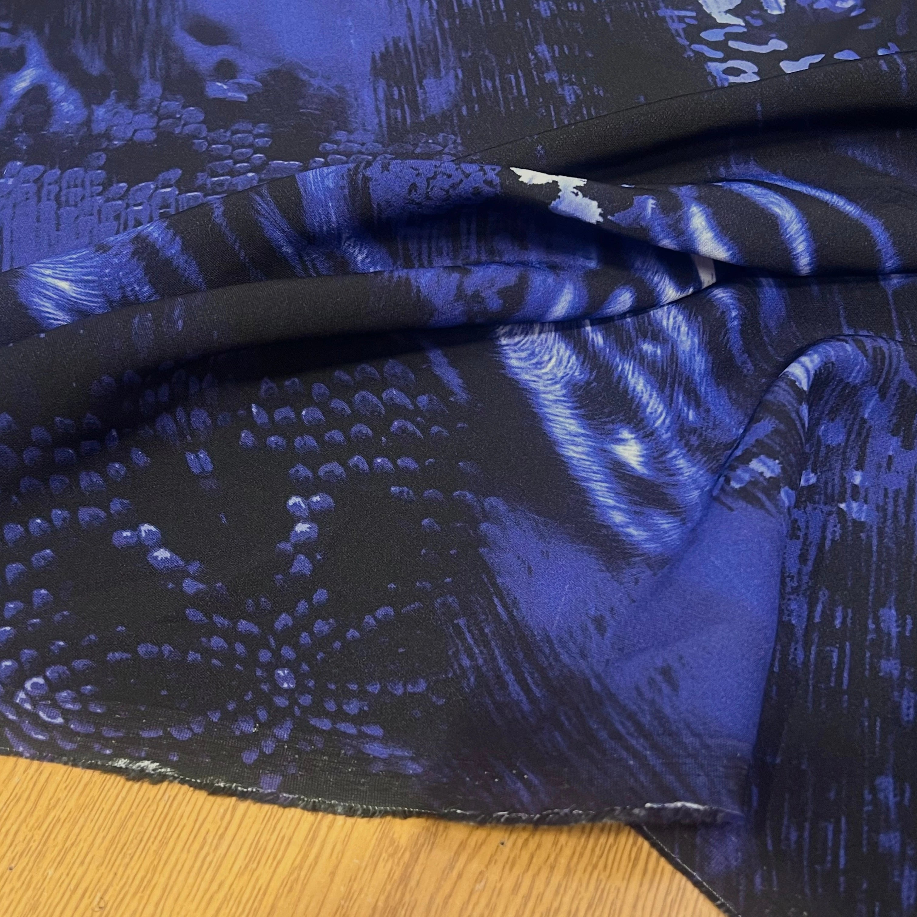 CREPE VISCOSE STRETCH OCEAN ABSTRAIT BLEU NOIR - My Little Coupon