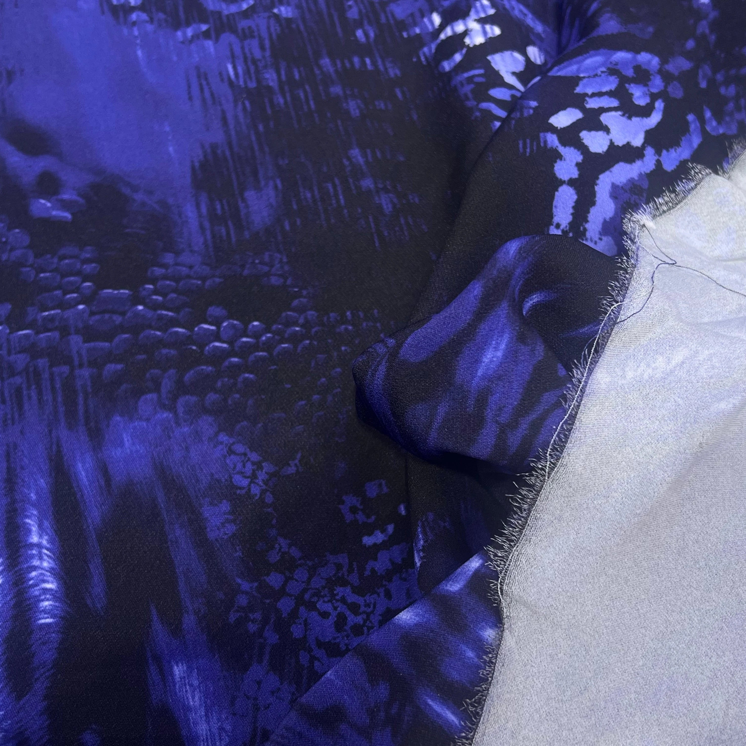 CREPE VISCOSE STRETCH OCEAN ABSTRAIT BLEU NOIR - My Little Coupon