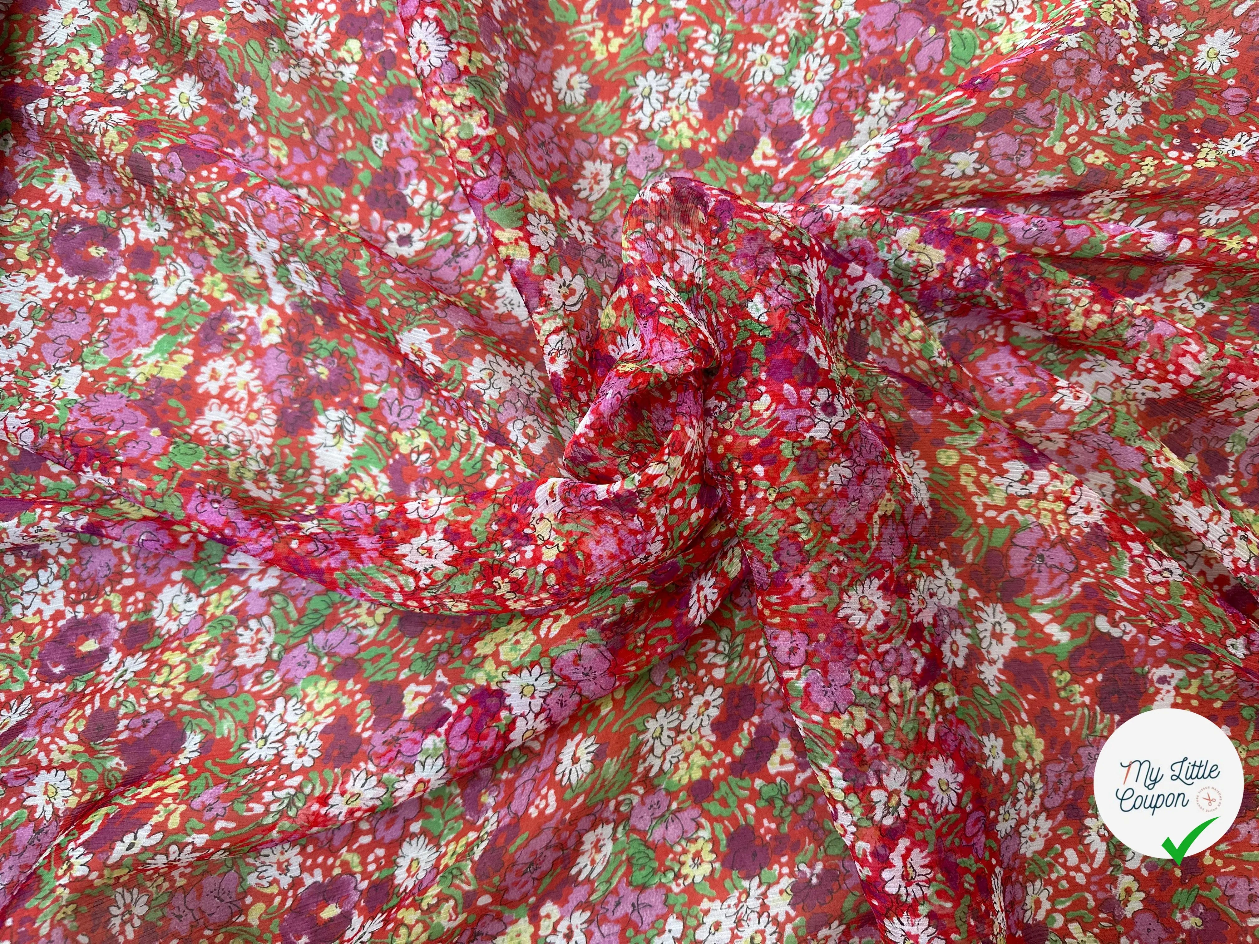 CRÉPON DE SOIE FLEURS COLORÉES SUR FOND ROUGE - My Little Coupon