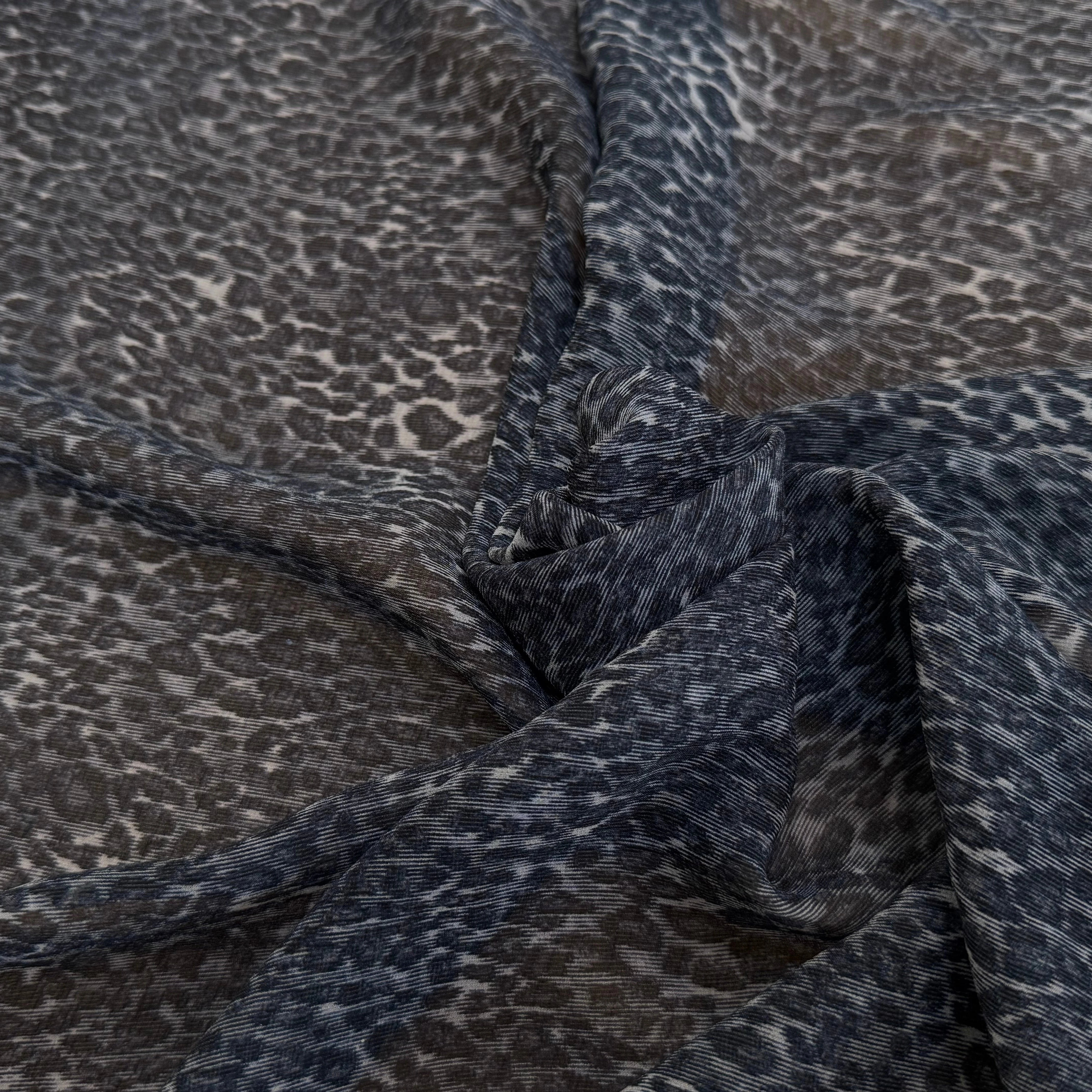 CREPON DE SOIE IMPRIMÉ LÉOPARD NAVY BEIGE - My Little Coupon