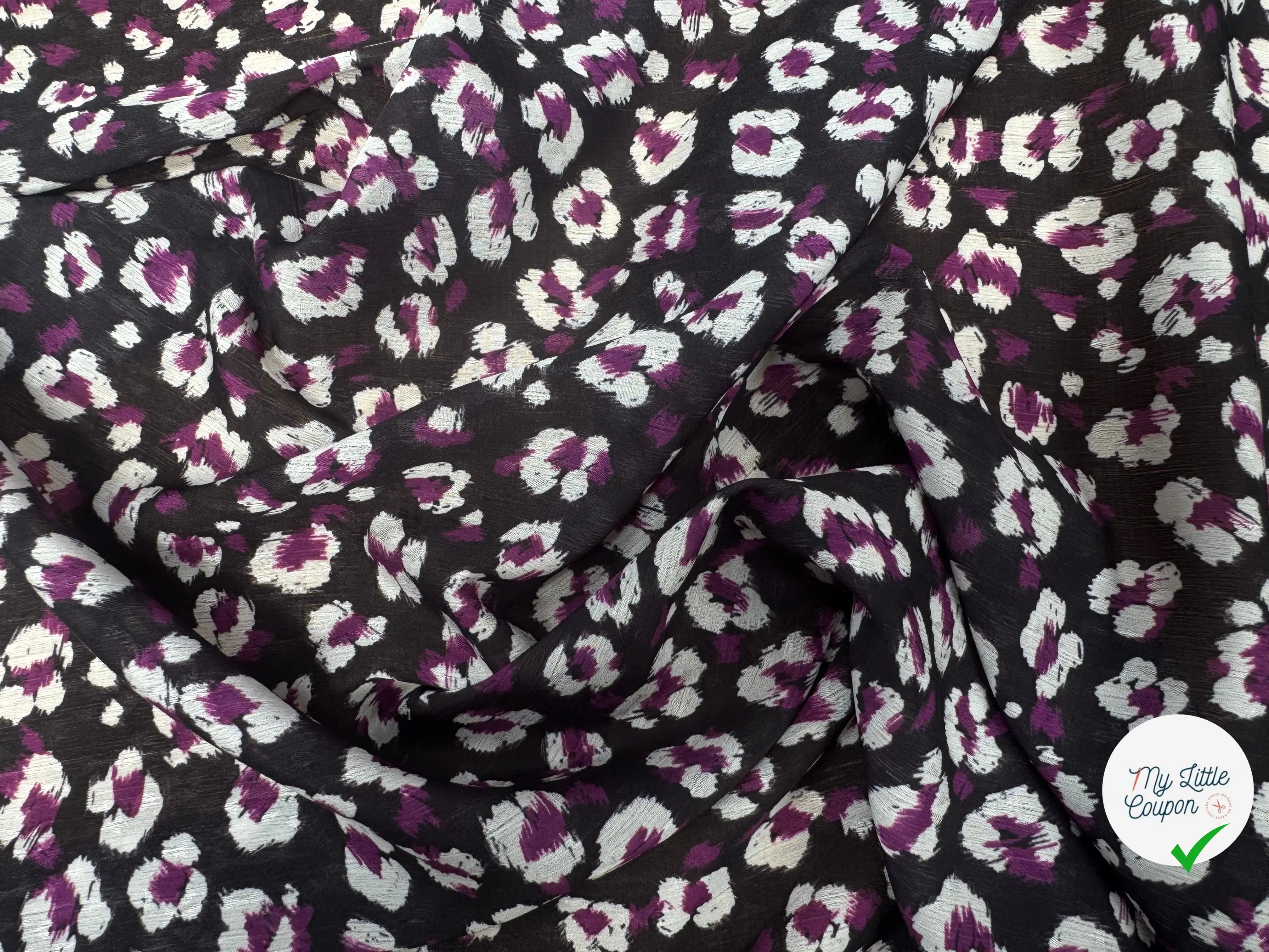 CREPON FOND NOIR FLEURS VIOLET ET BLANC - My Little Coupon
