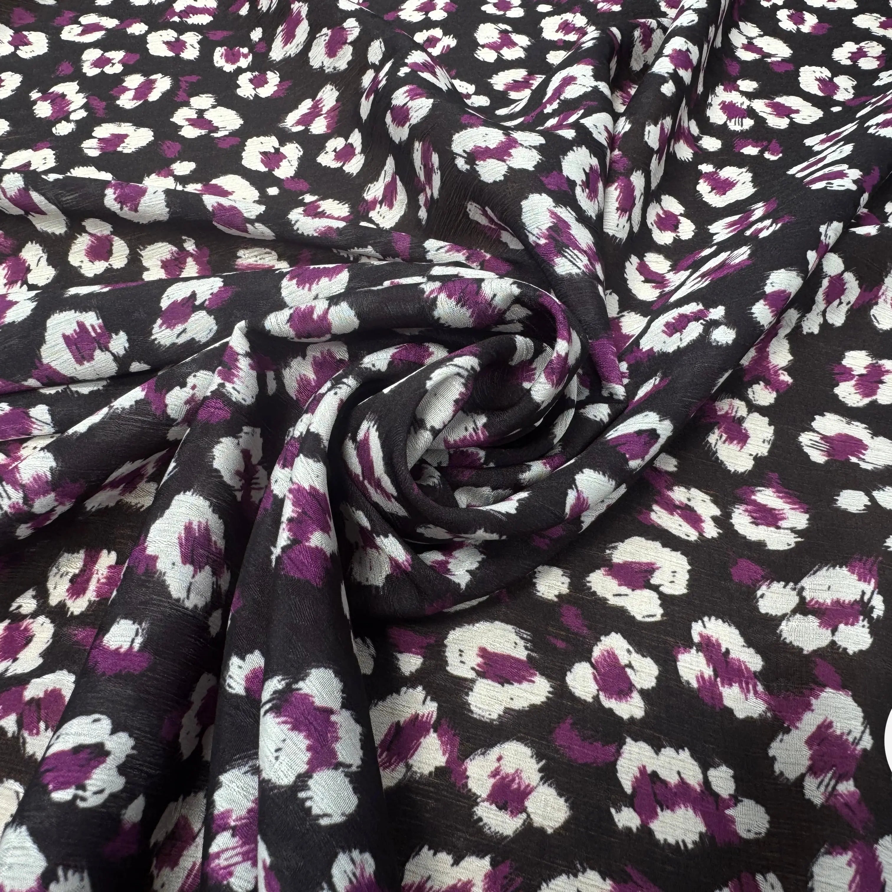 CREPON FOND NOIR FLEURS VIOLET ET BLANC - My Little Coupon