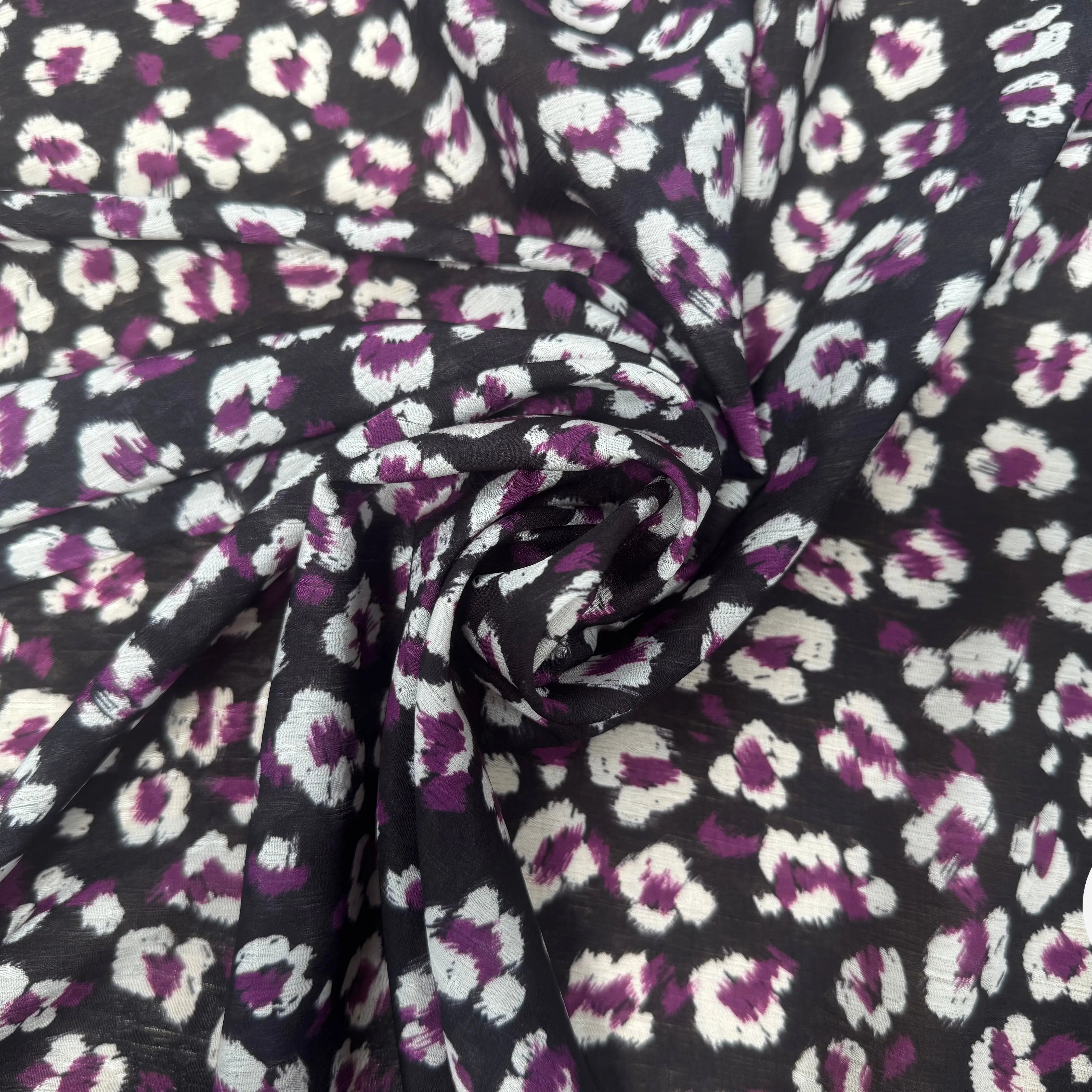 CREPON FOND NOIR FLEURS VIOLET ET BLANC - My Little Coupon