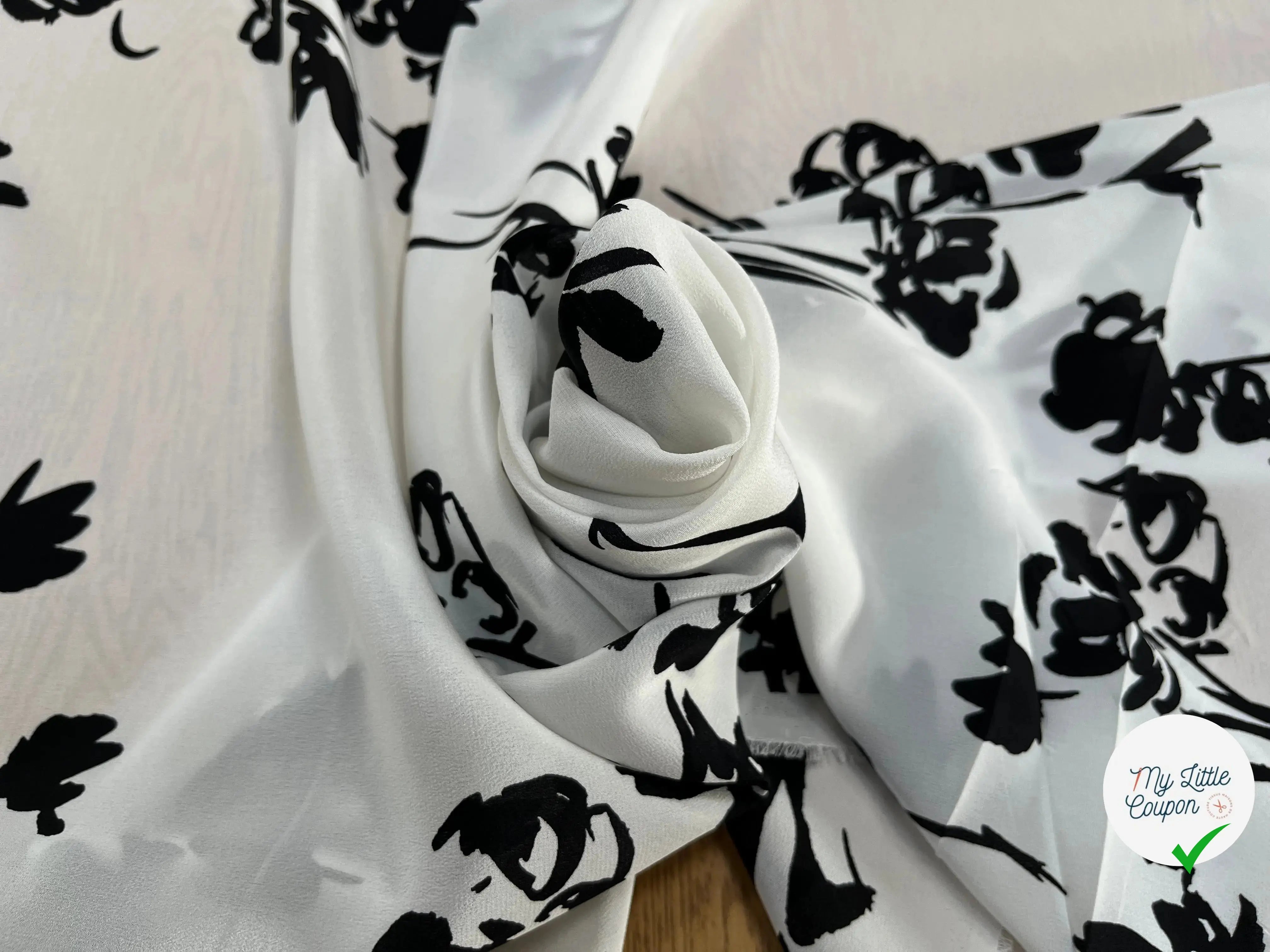 CREPE DE CHINE 100% SOIE JAPONISANT NOIR & BLANC - My Little Coupon