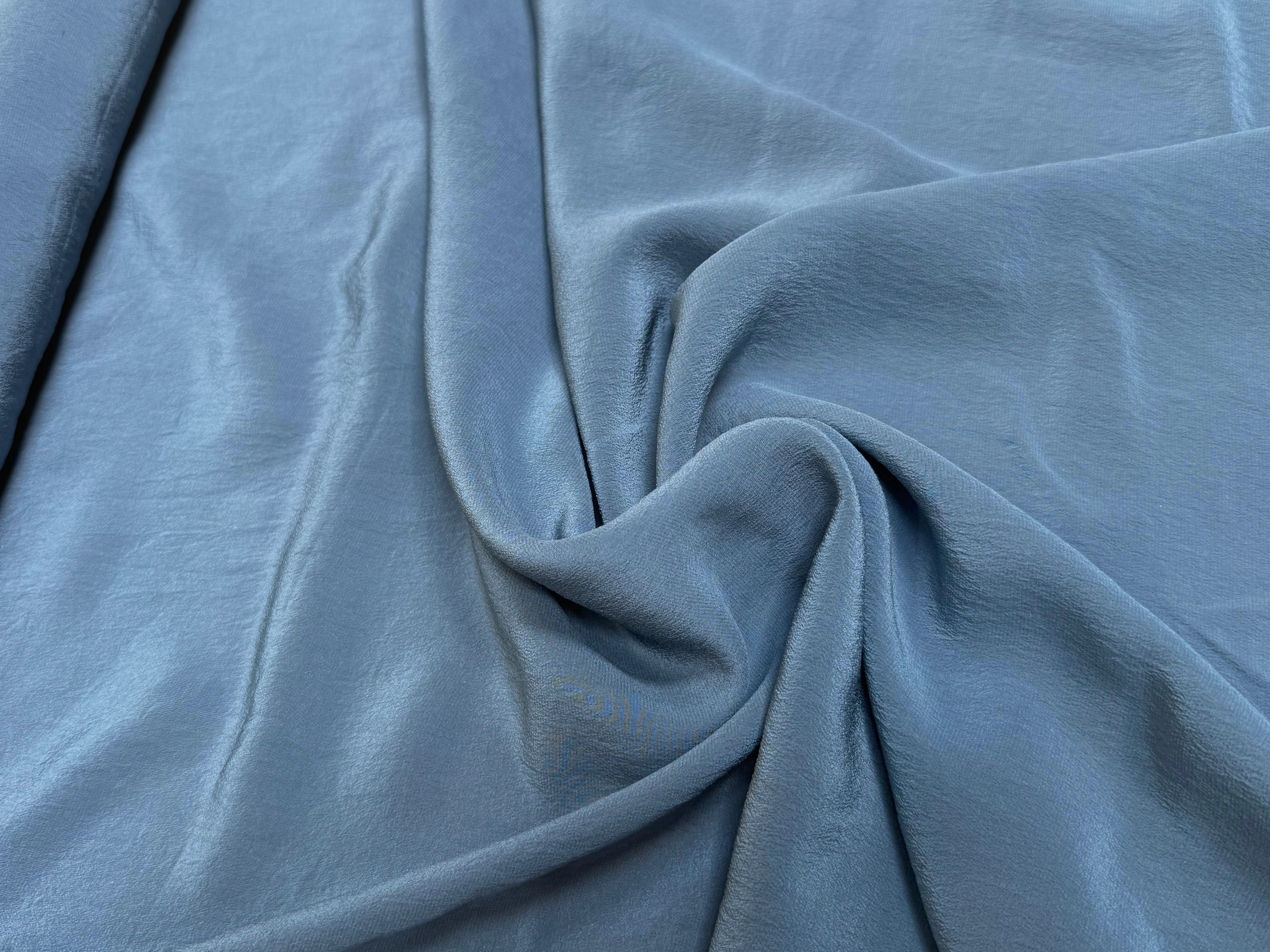 (Chute) CREPE DE SOIE SATINÉ BLEU GRISÉ LÉGÈREMENT STRETCH - My Little Coupon