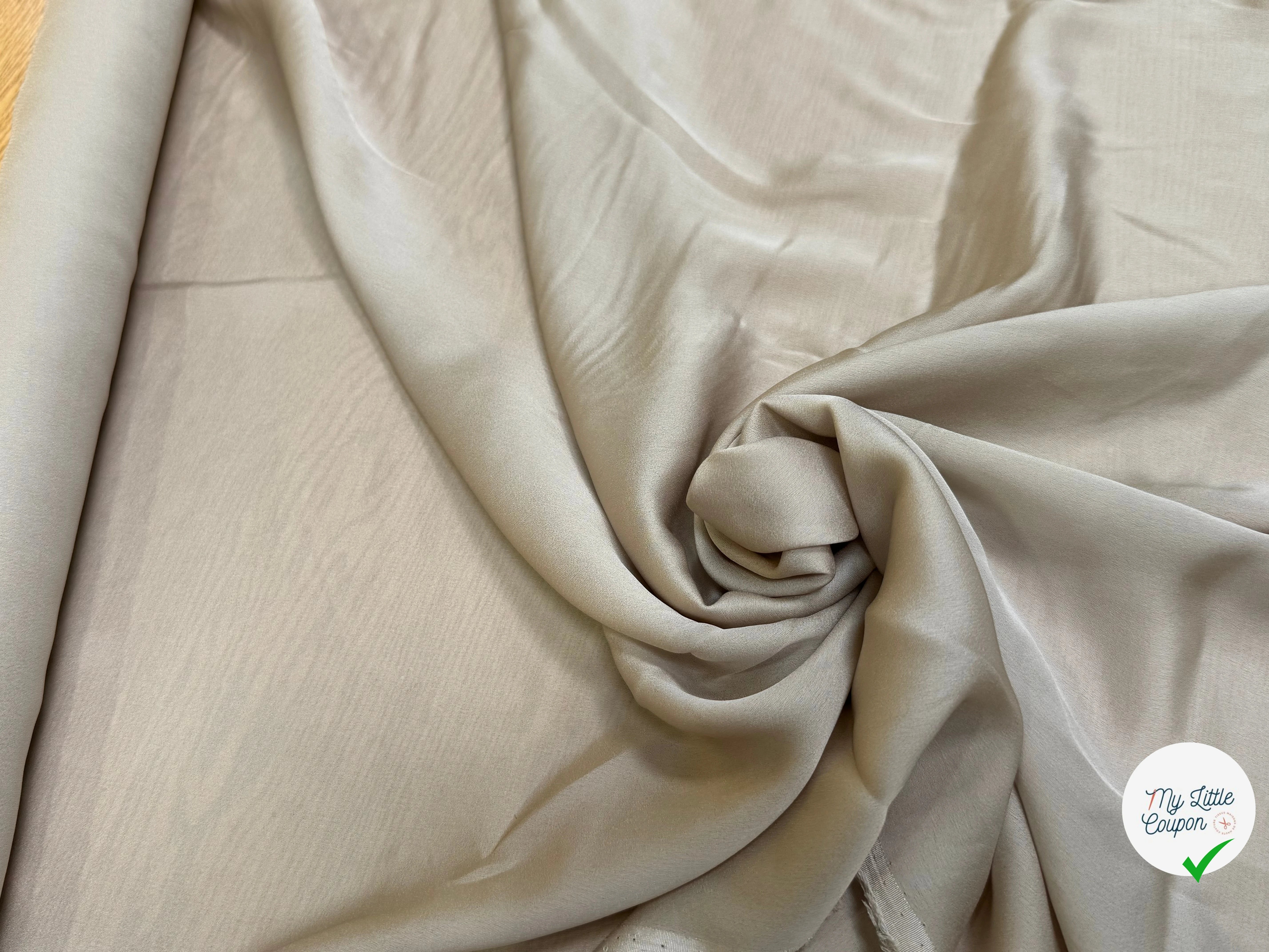 (Chute) CREPE ENVERS SATIN SOIE BEIGE TRÈS FLUIDE - My Little Coupon