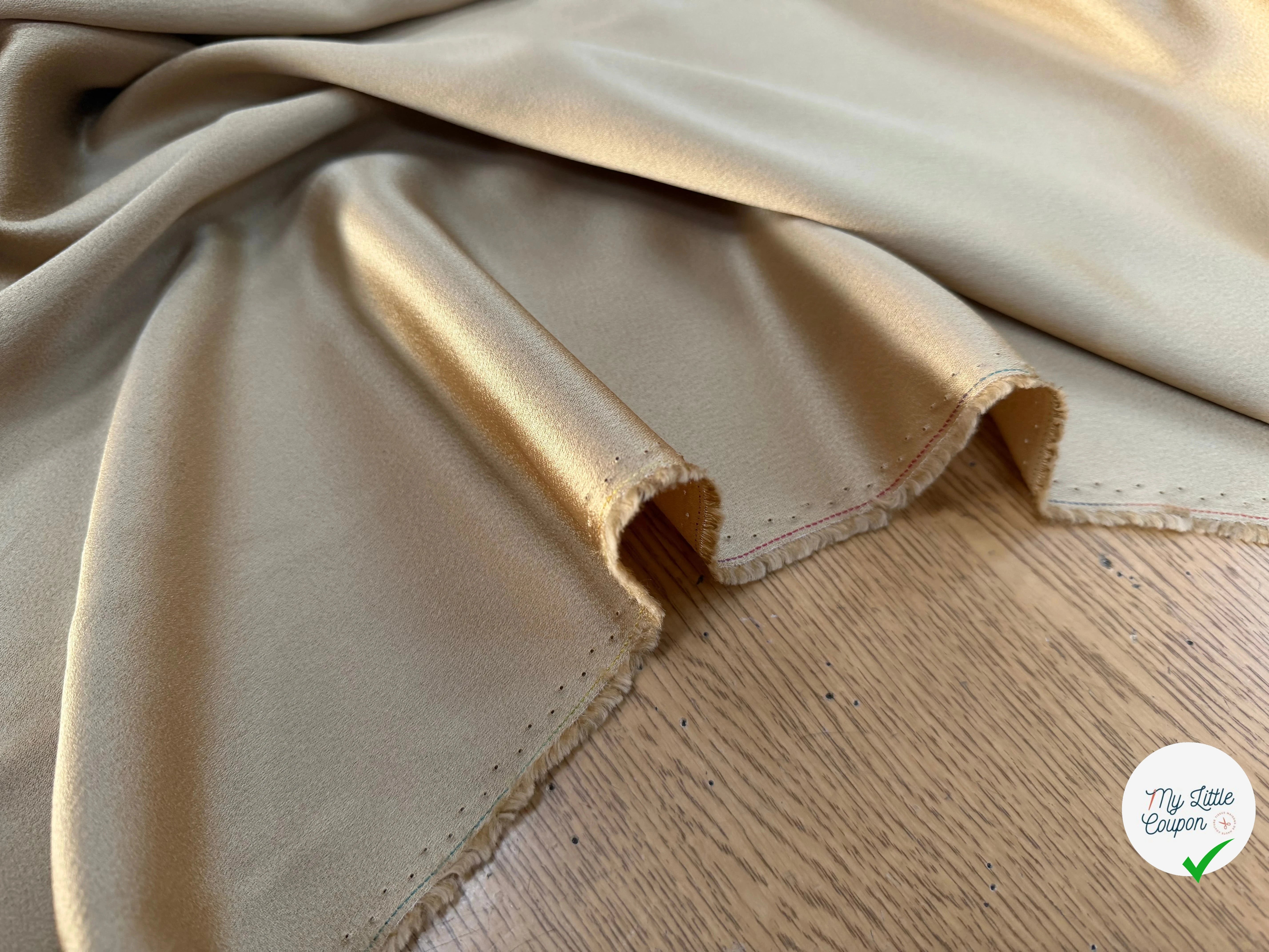 CREPE ENVERS SATIN VISCOSE ET ACETATE MAT SABLE - My Little Coupon