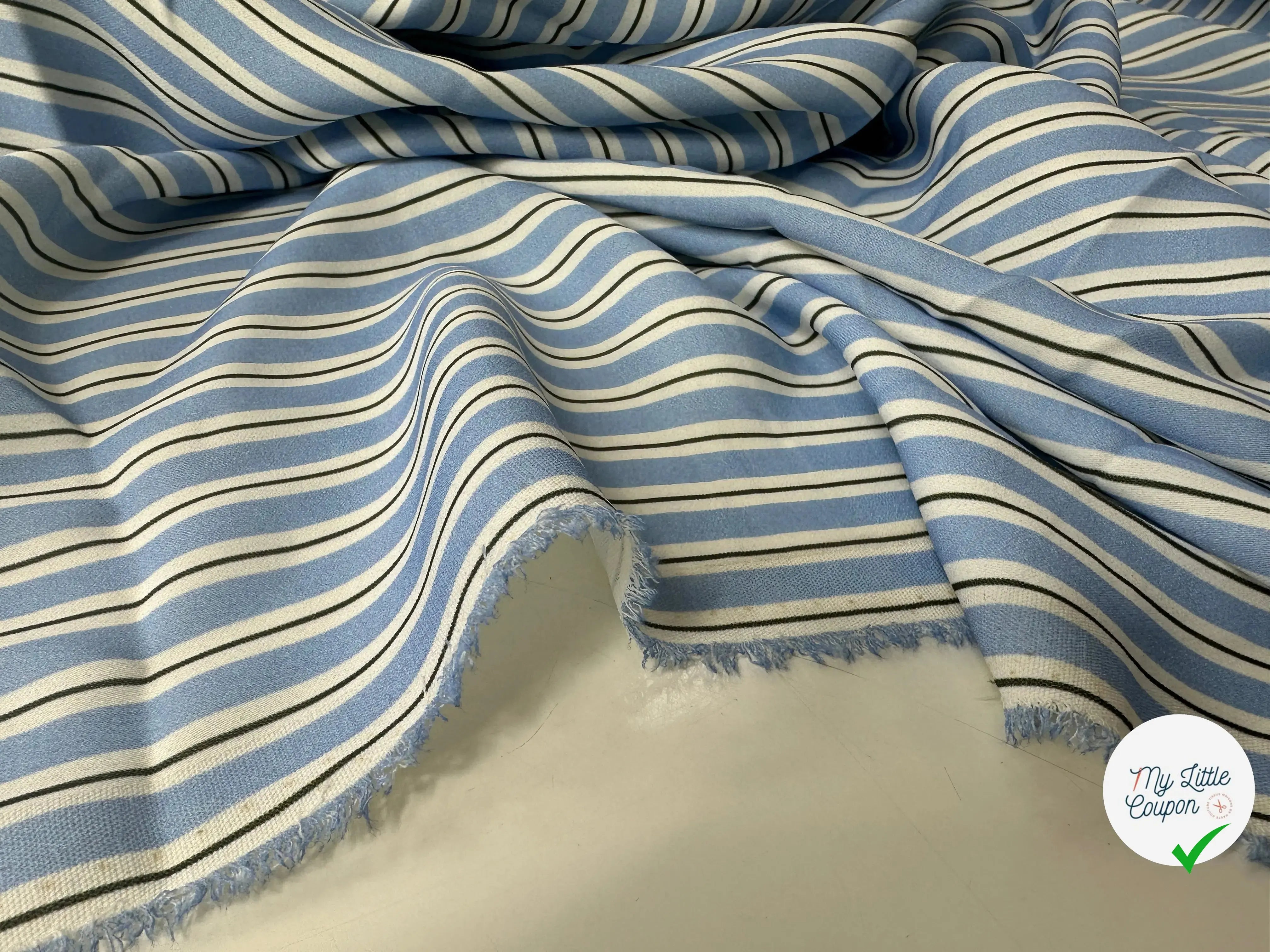 CRÊPE FLUIDE IMPRIMÉ RAYURES SERTIES CIEL MSO