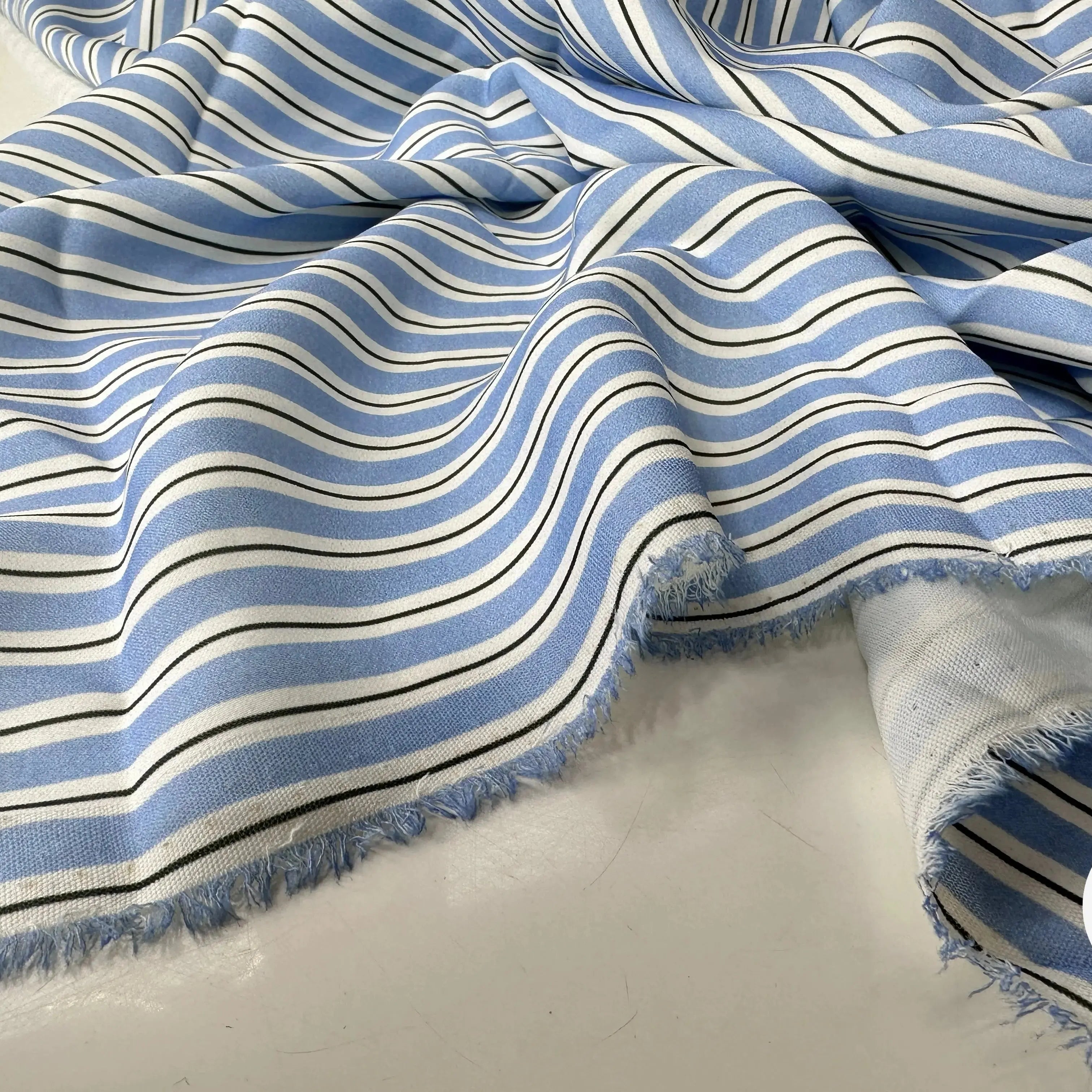 CRÊPE FLUIDE IMPRIMÉ RAYURES SERTIES CIEL MSO