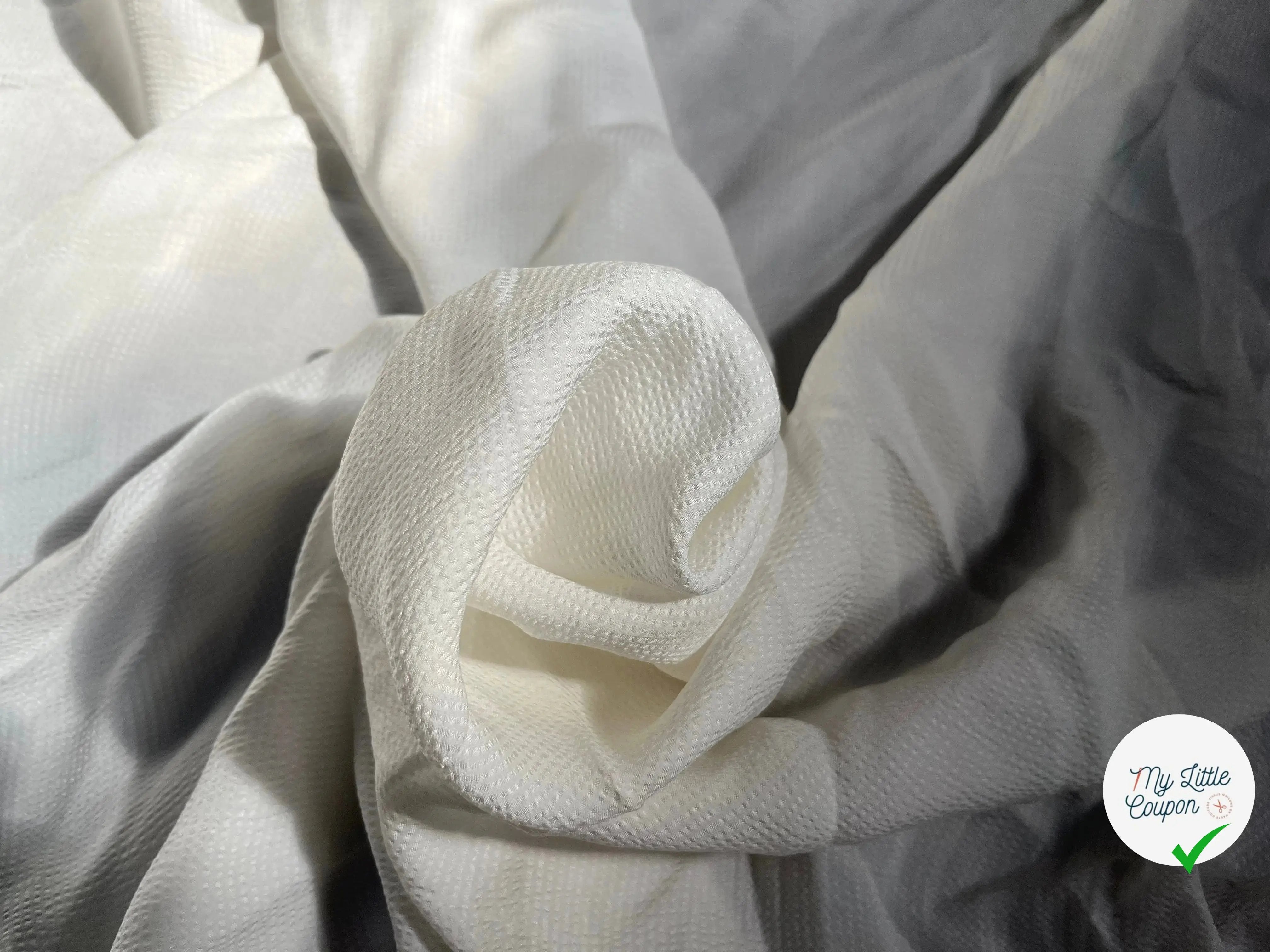 CRÊPE GAUFFRÉ SATINÉ BLANC CASSÉ VISCOSE UNI - My Little Coupon