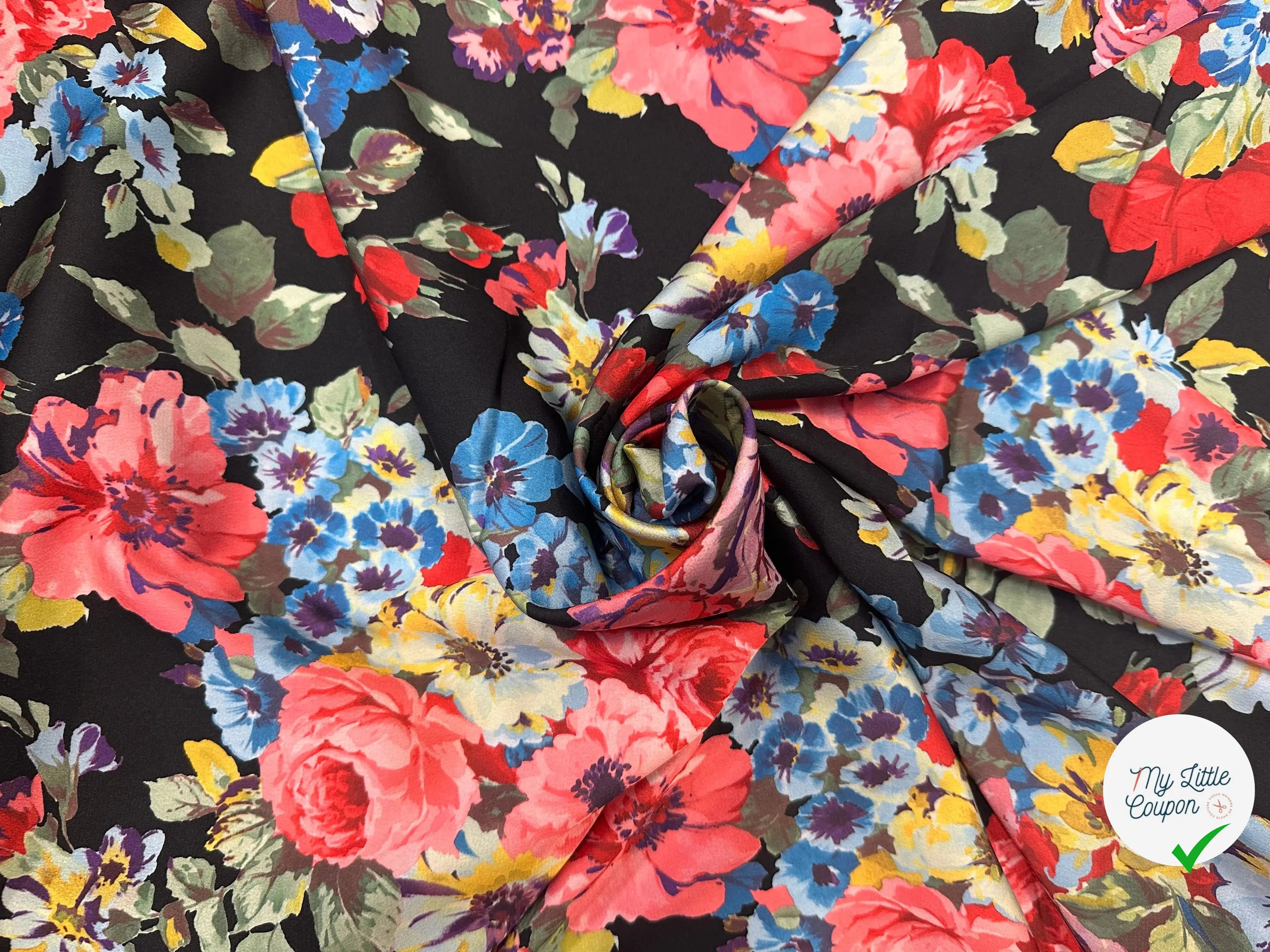 CRÊPE LÉGÈREMENT SATINÉ BOUQUET DE FLEURS FOND NOIR MLC INTERN
