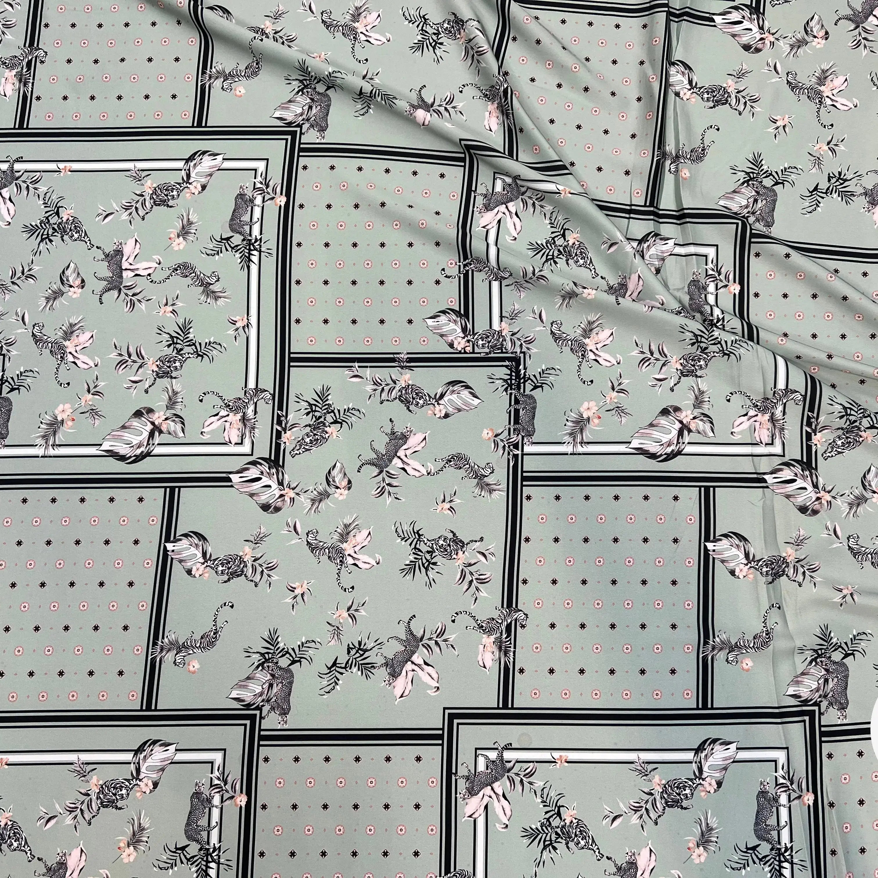 CREPE LEGEREMENT SATINÉ CARRELLI E FOGLIE D'AUTUNNO SAVAGE MSO