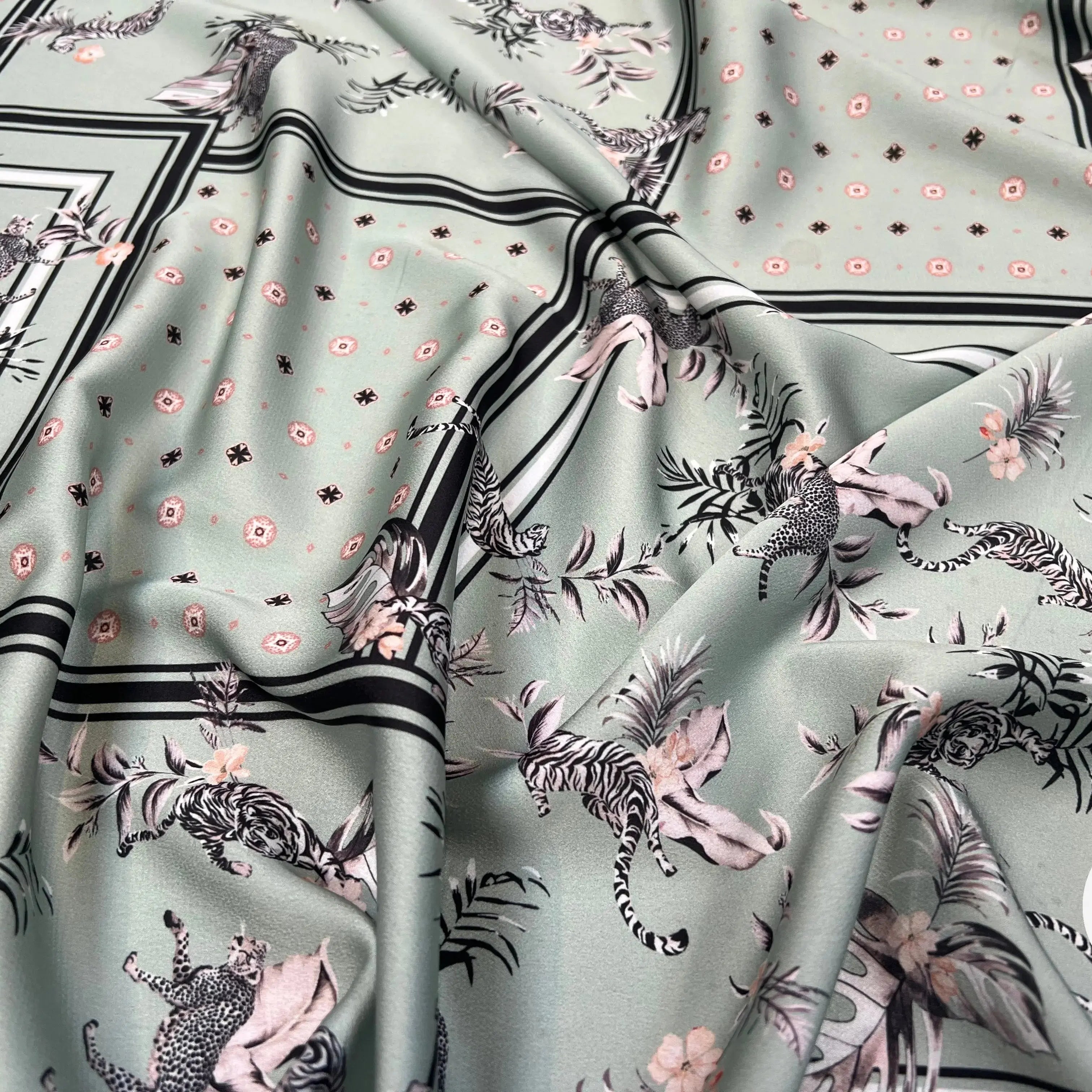 CREPE LEGEREMENT SATINÉ CARRELLI E FOGLIE D'AUTUNNO SAVAGE MSO