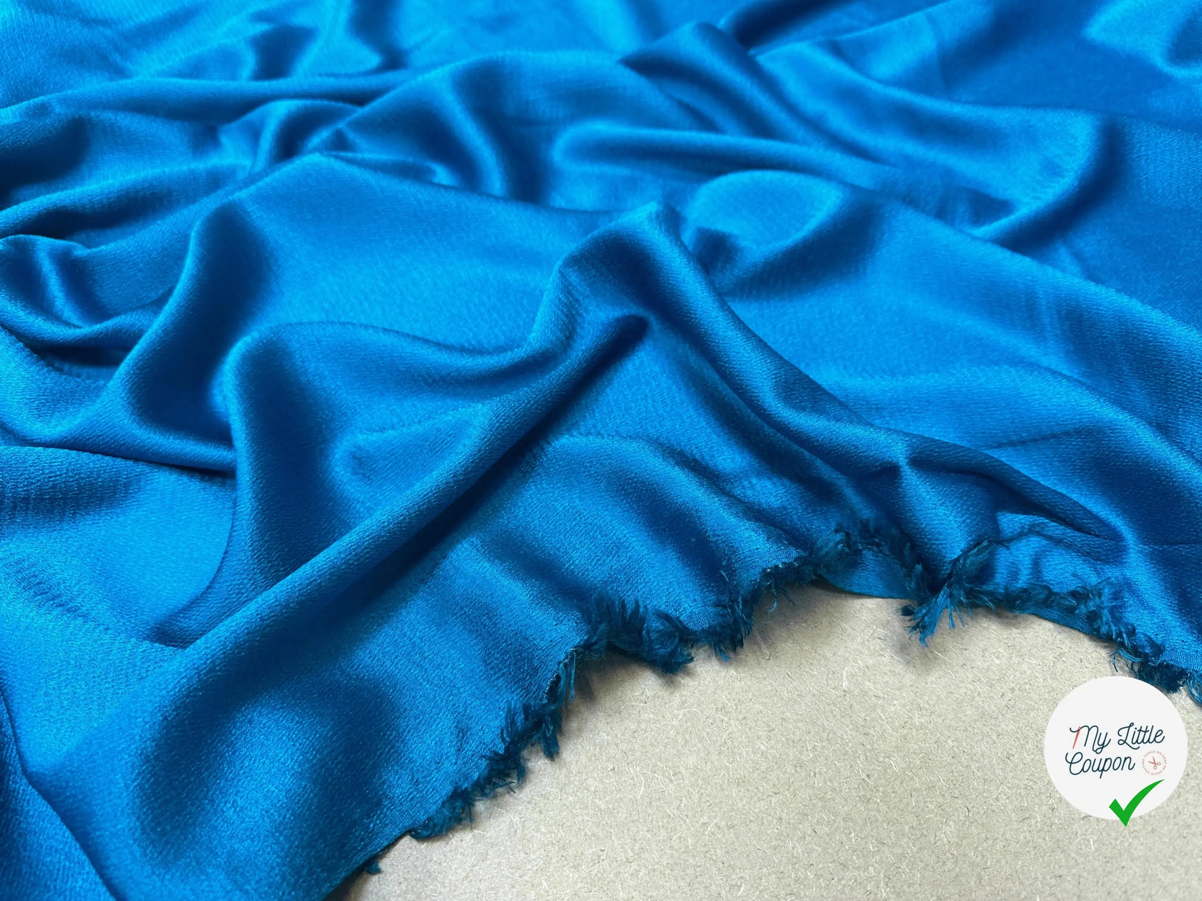 CREPE SATIN VISCOSE TEXTURÉE BLEU DE REVE - My Little Coupon