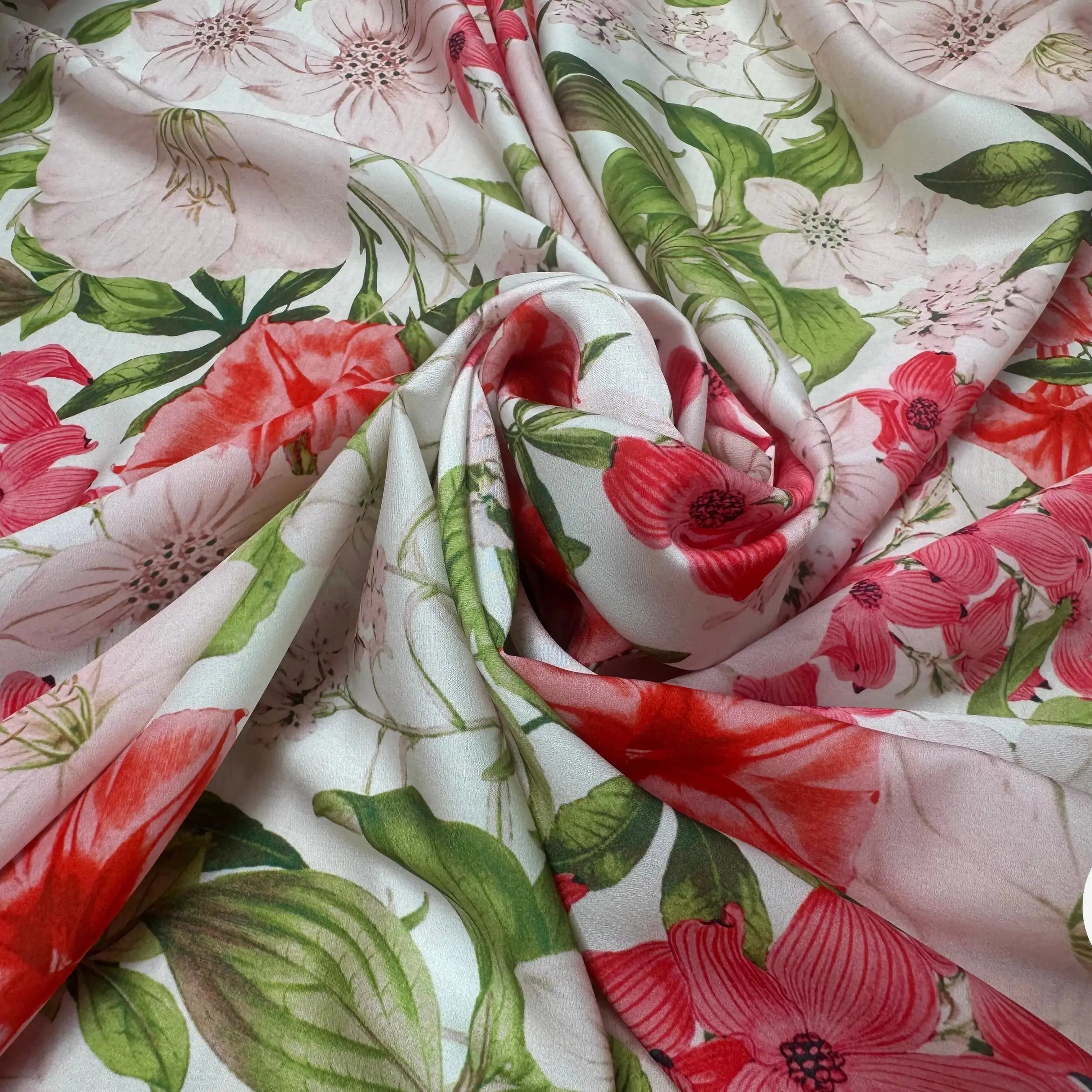 CREPE SATINÉ FOND BLANC MOTIF FLEURS ROSE ET FEUILLES VERTE - My Little Coupon