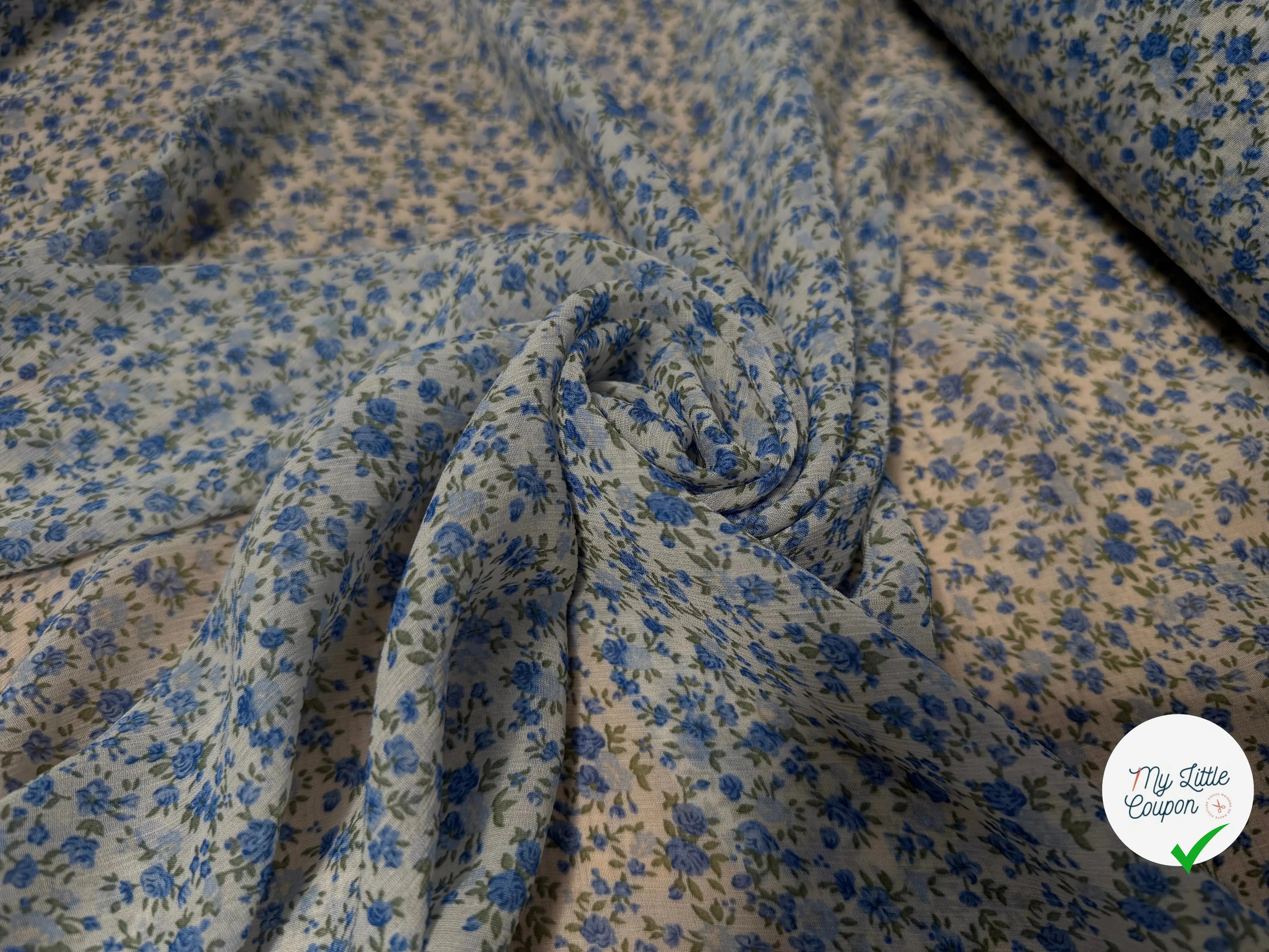 CREPON VISCOSE RECYCLÉ FOND BLANC MOTIFS FLEURS BLEU PRINTEMPS - My Little Coupon