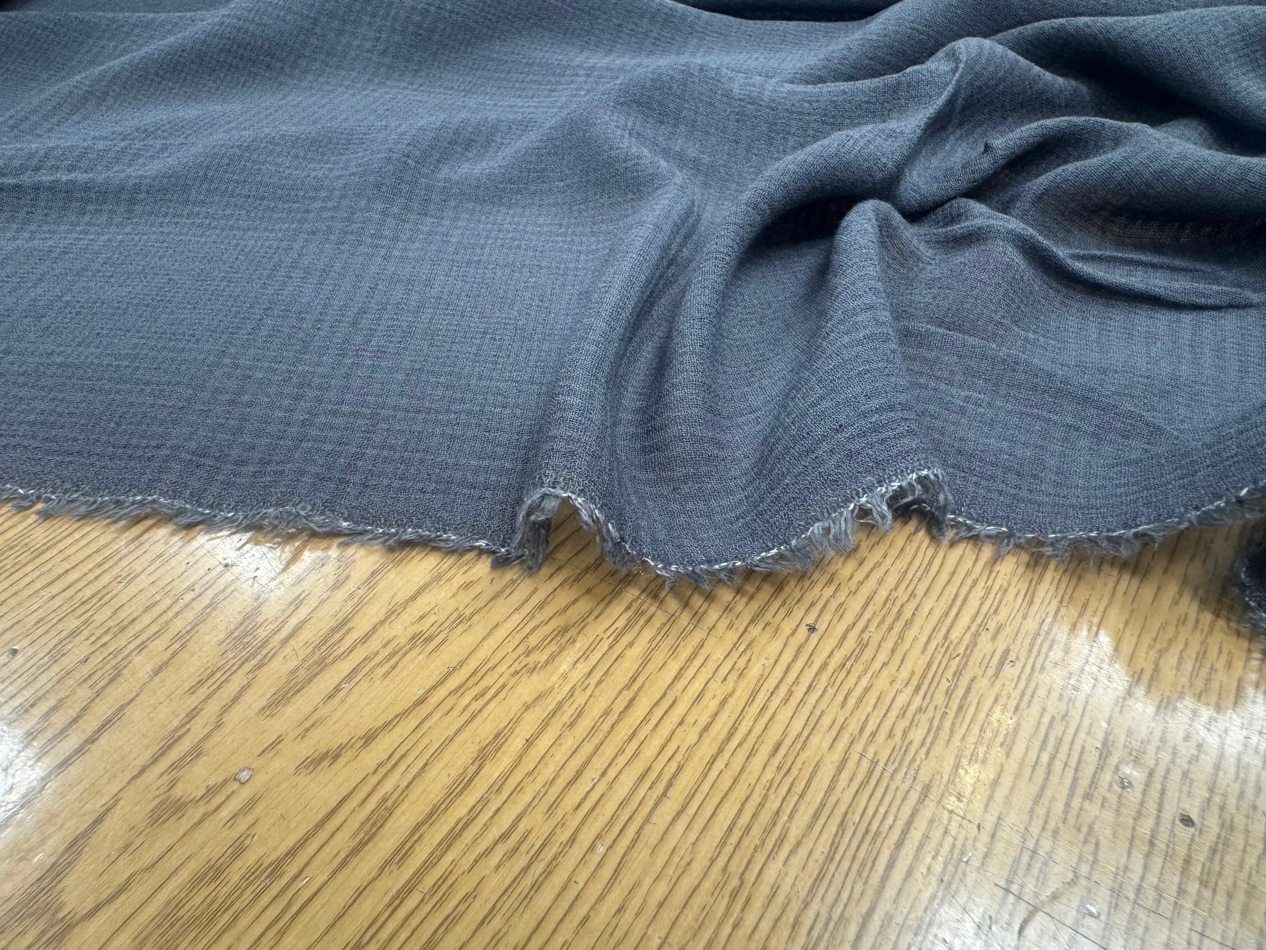 GAZE DE COTON SOIE GRIS SOURIS MOTIFS CARREAUX TONS SUR TONS - My Little Coupon
