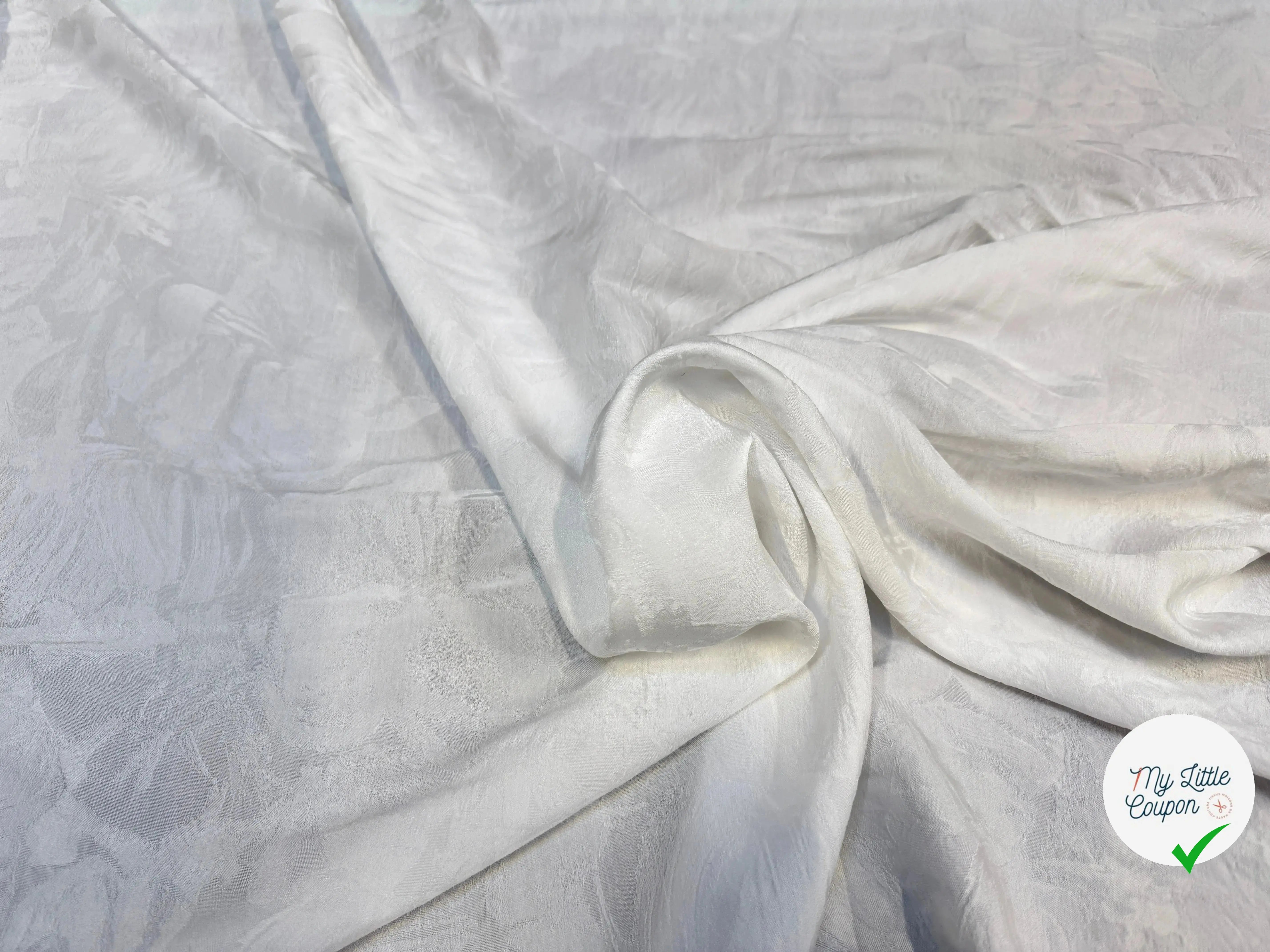 JACQUARD VISCOSE BLANC MOTIFS FABRICATION PRATO - My Little Coupon