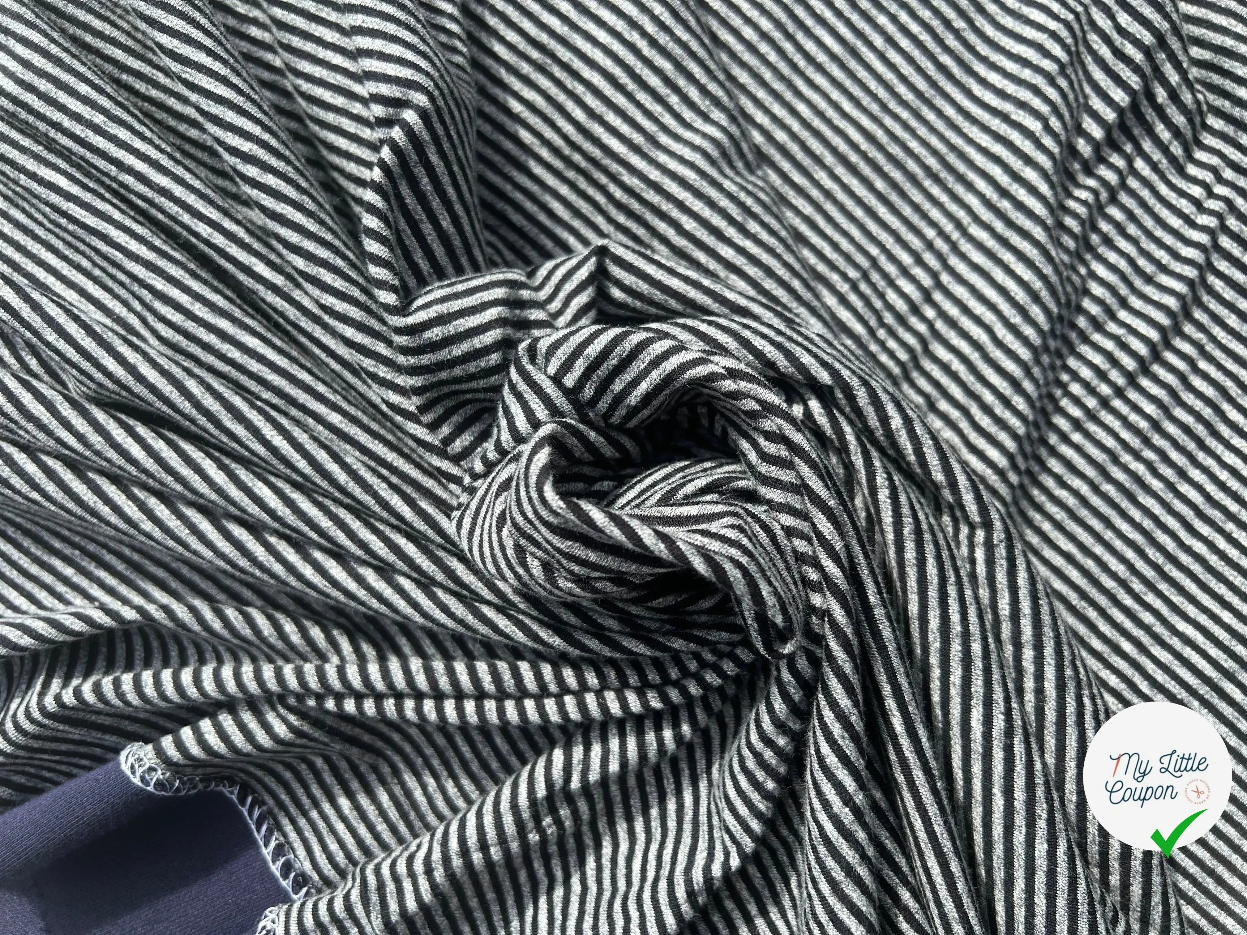 JERSEY DE COTON GRIS CHINÉ STRIPES NOIRES HORIZONTALES - My Little Coupon