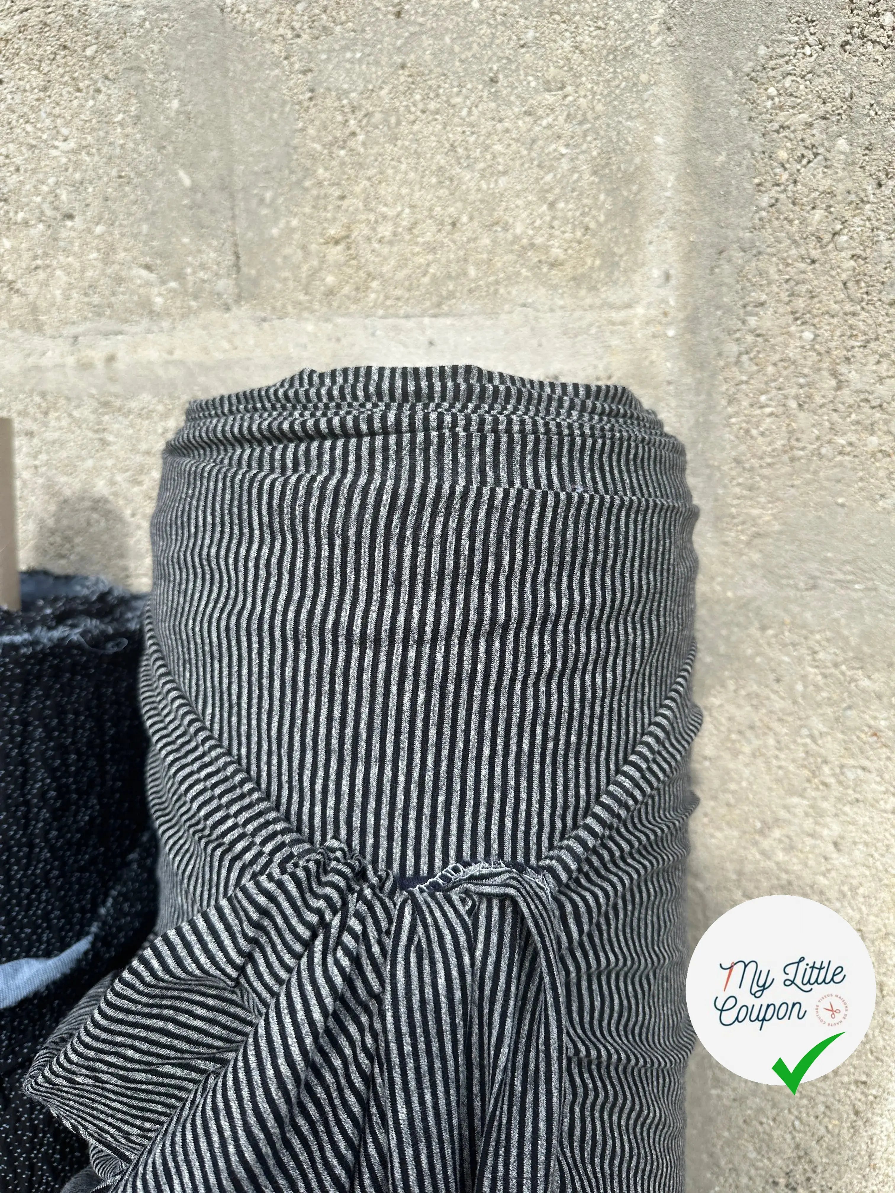 JERSEY DE COTON GRIS CHINÉ STRIPES NOIRES HORIZONTALES - My Little Coupon