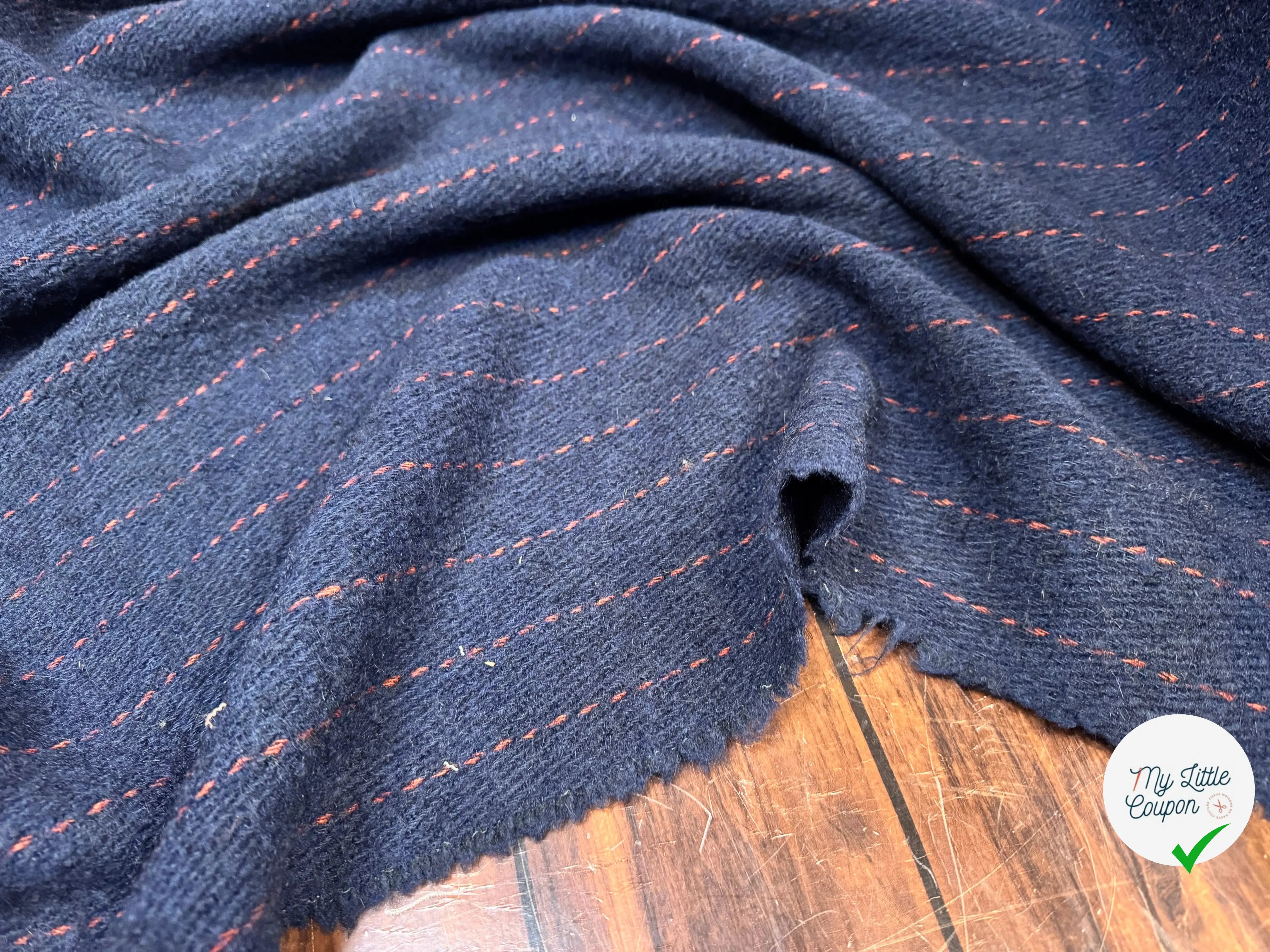 LAINAGE STRIÉ RAYURES ROUGE FOND BLEU - My Little Coupon