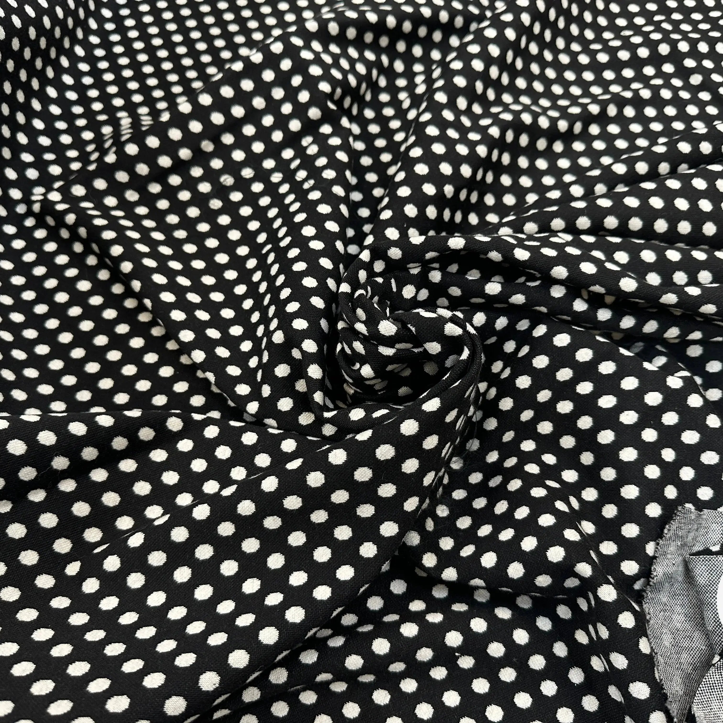 MAILLE JACQUARD POIS FLOCONS NOIR ET BLANC 170CM LAIZE - My Little Coupon