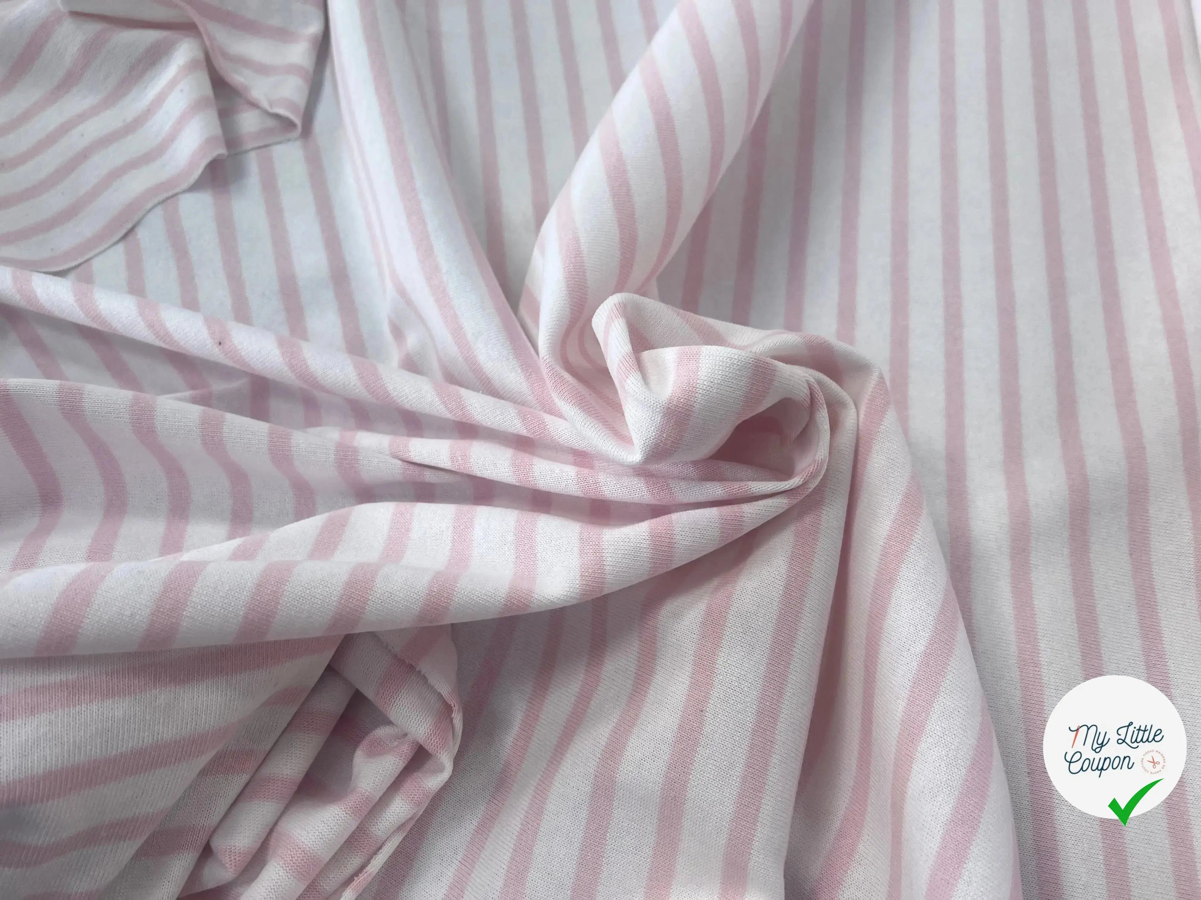 MAILLE LOURDE MARINIÈRE BLANCHE RAYURES ROSE - My Little Coupon