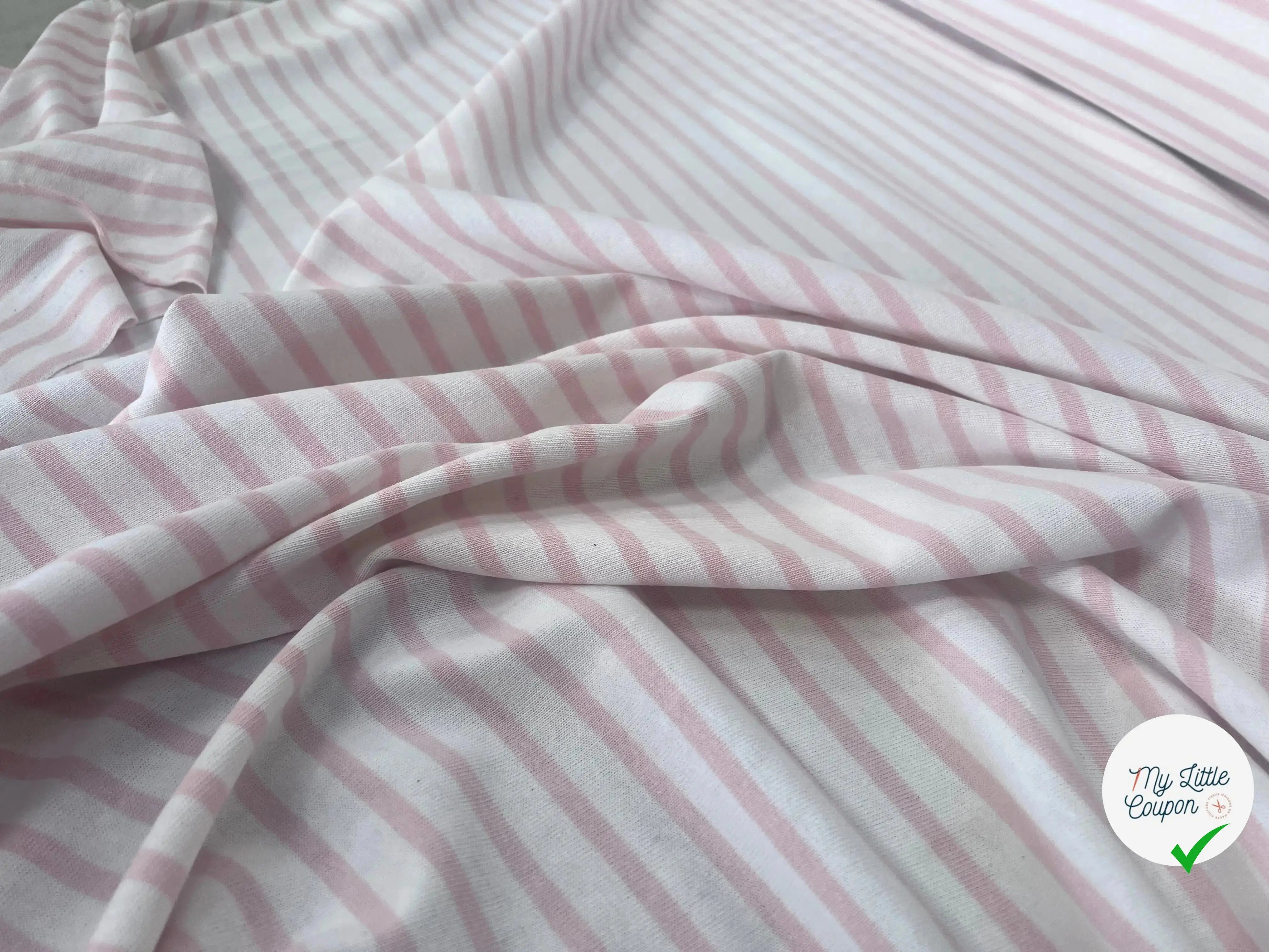 MAILLE LOURDE MARINIÈRE BLANCHE RAYURES ROSE - My Little Coupon