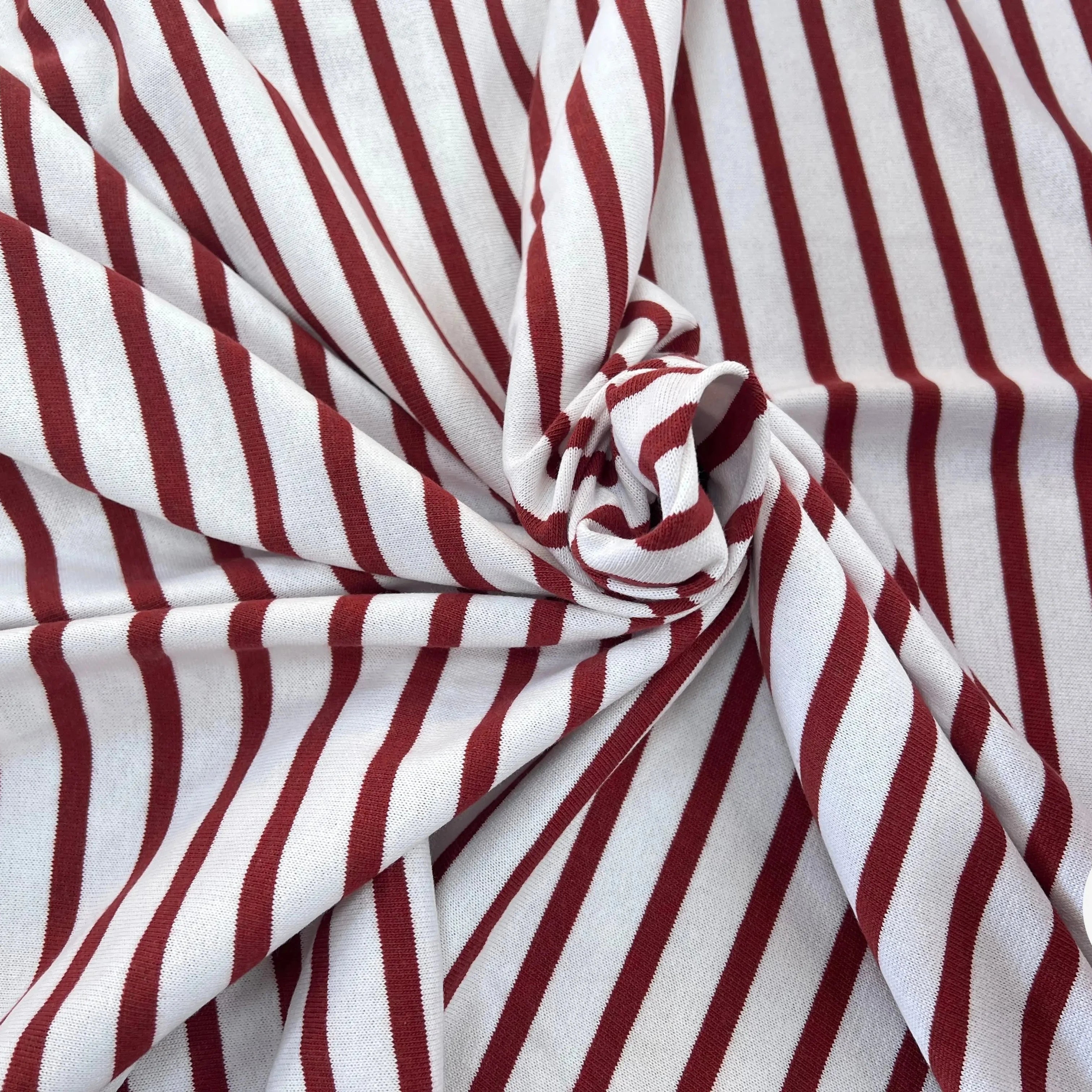 MAILLE LOURDE RAYURES ROUGE FOND BLANC - My Little Coupon