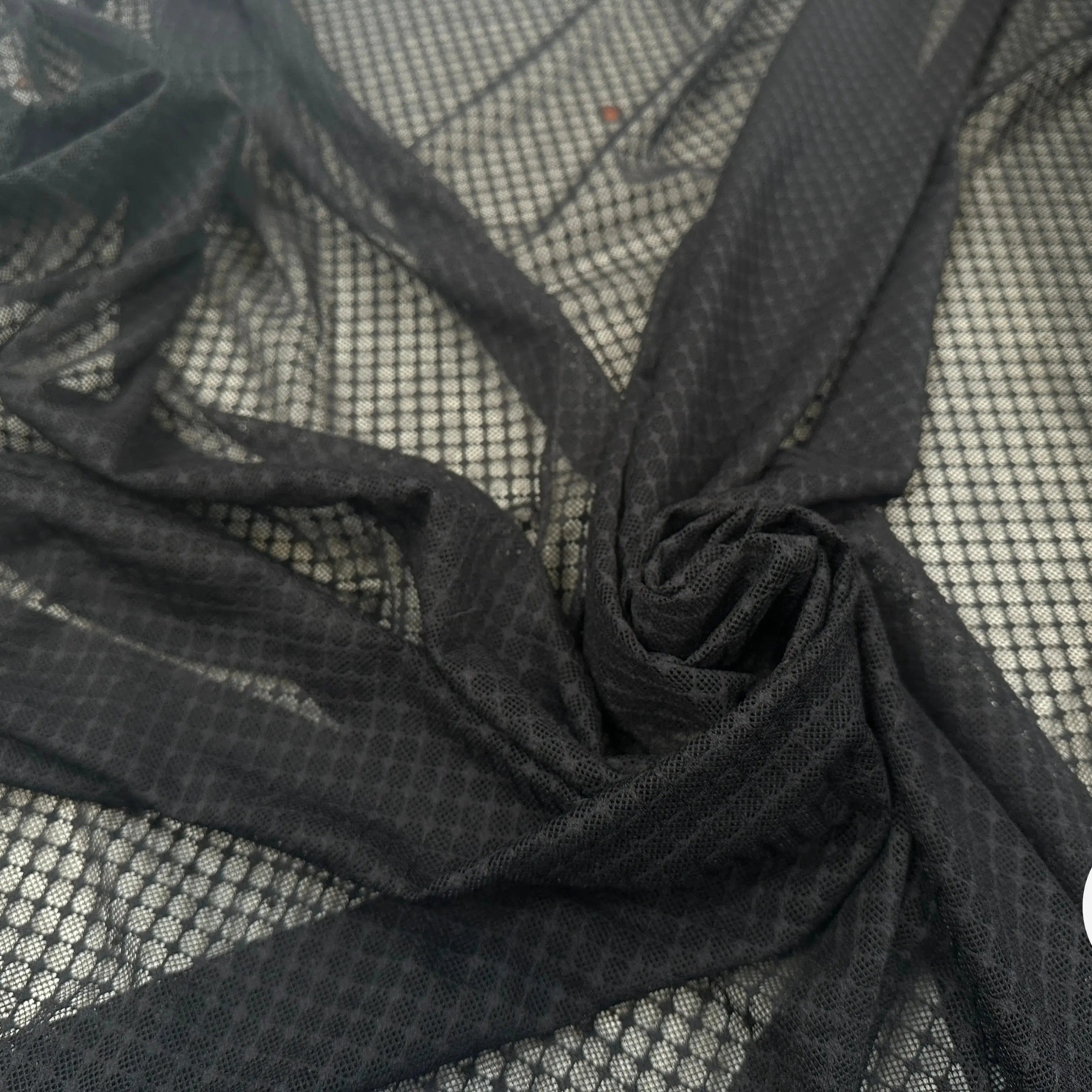 MAILLE RÉSILLE QUADRILLÉE NOIRE - My Little Coupon