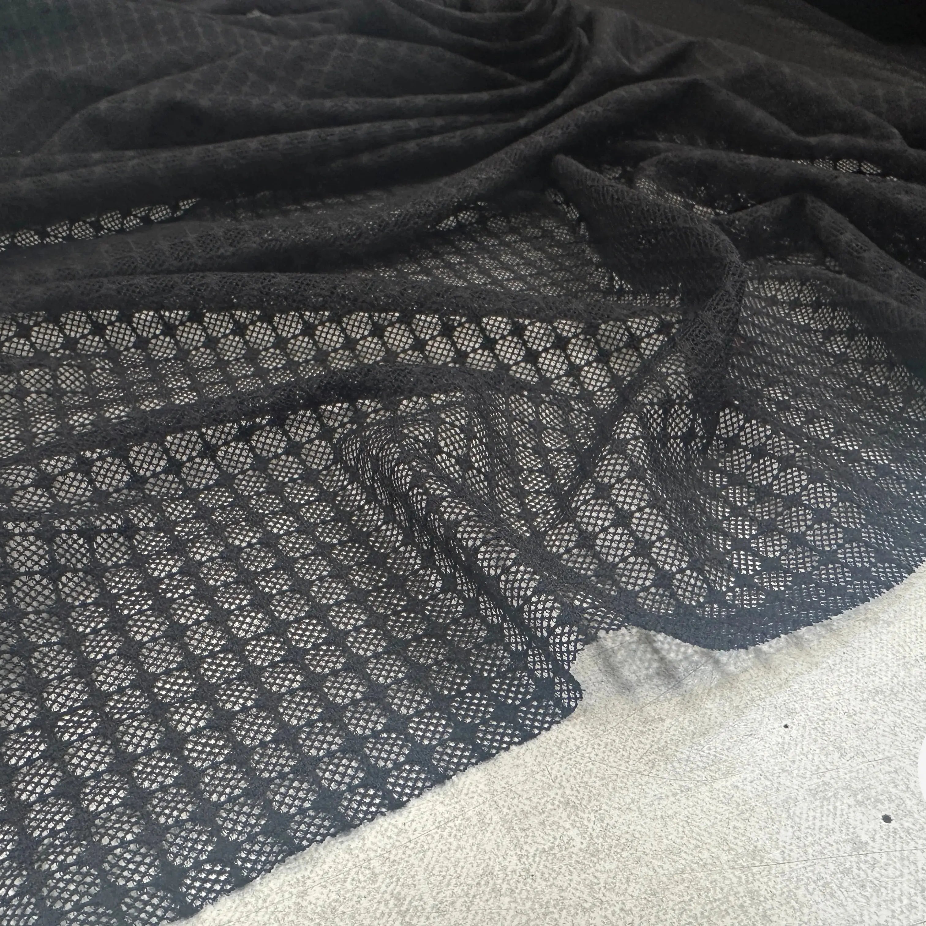 MAILLE RÉSILLE QUADRILLÉE NOIRE - My Little Coupon