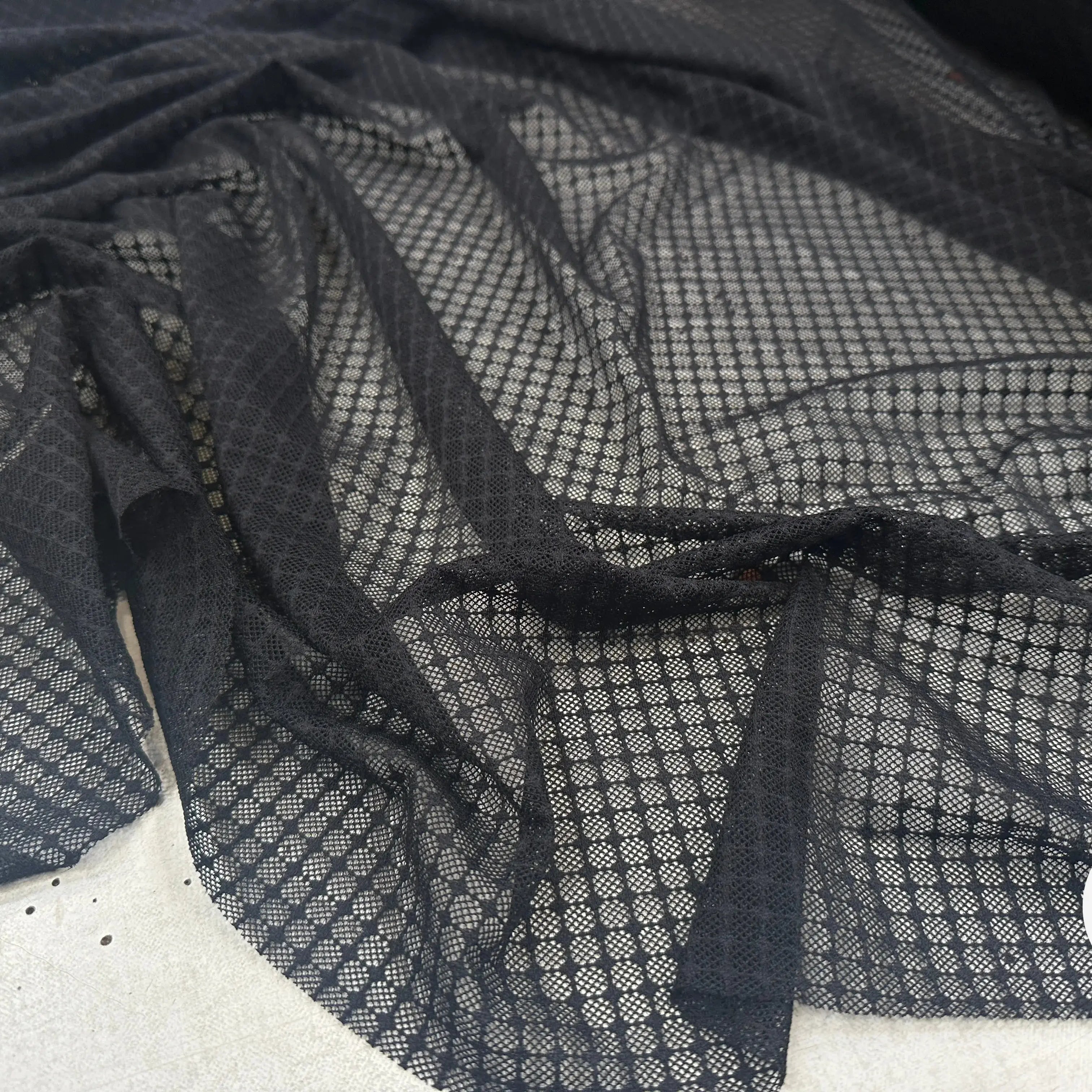 MAILLE RÉSILLE QUADRILLÉE NOIRE - My Little Coupon