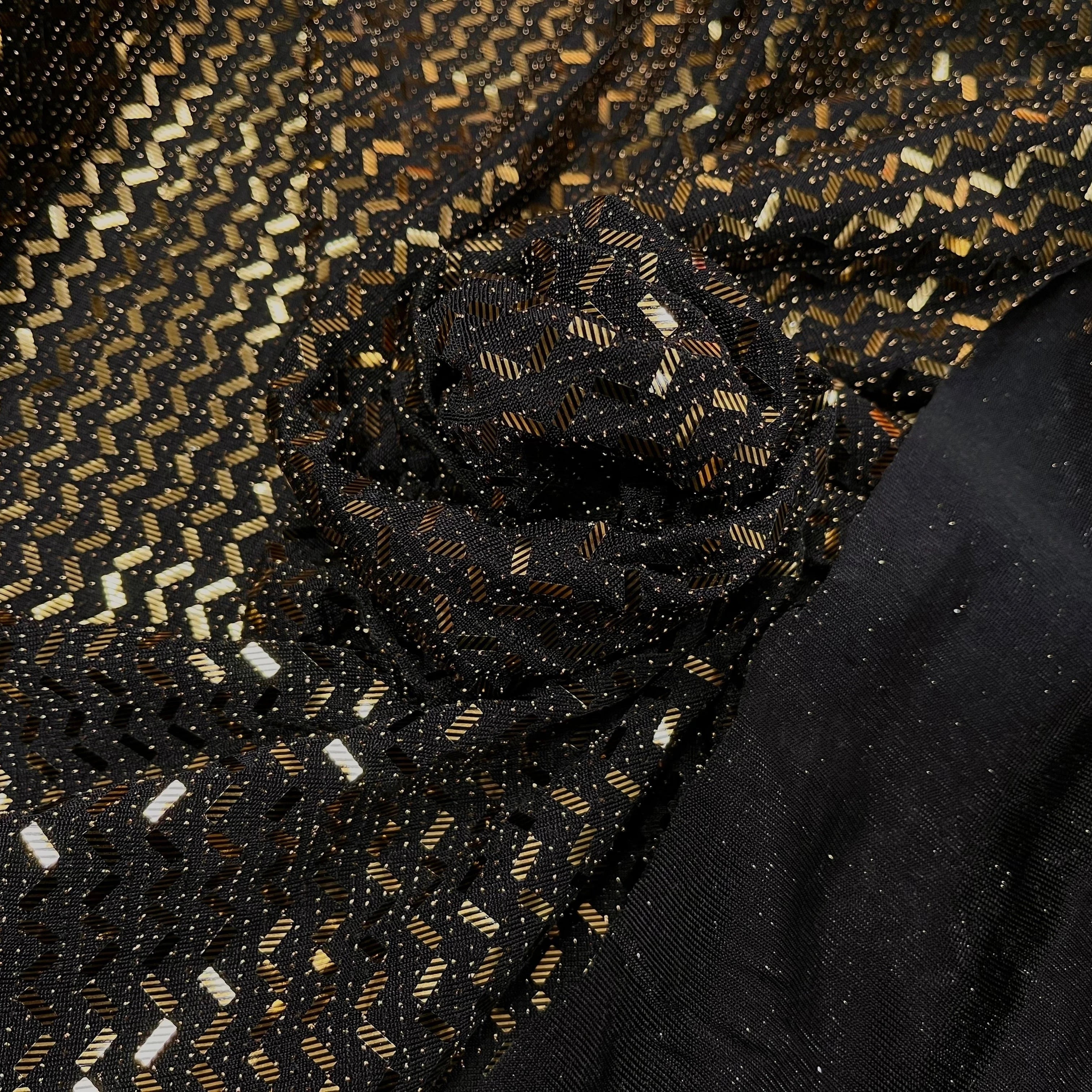 MAILLE SÉQUIN PÉTITE RECTANGLE OR EN ZIG ZAG BRILLANTE - My Little Coupon