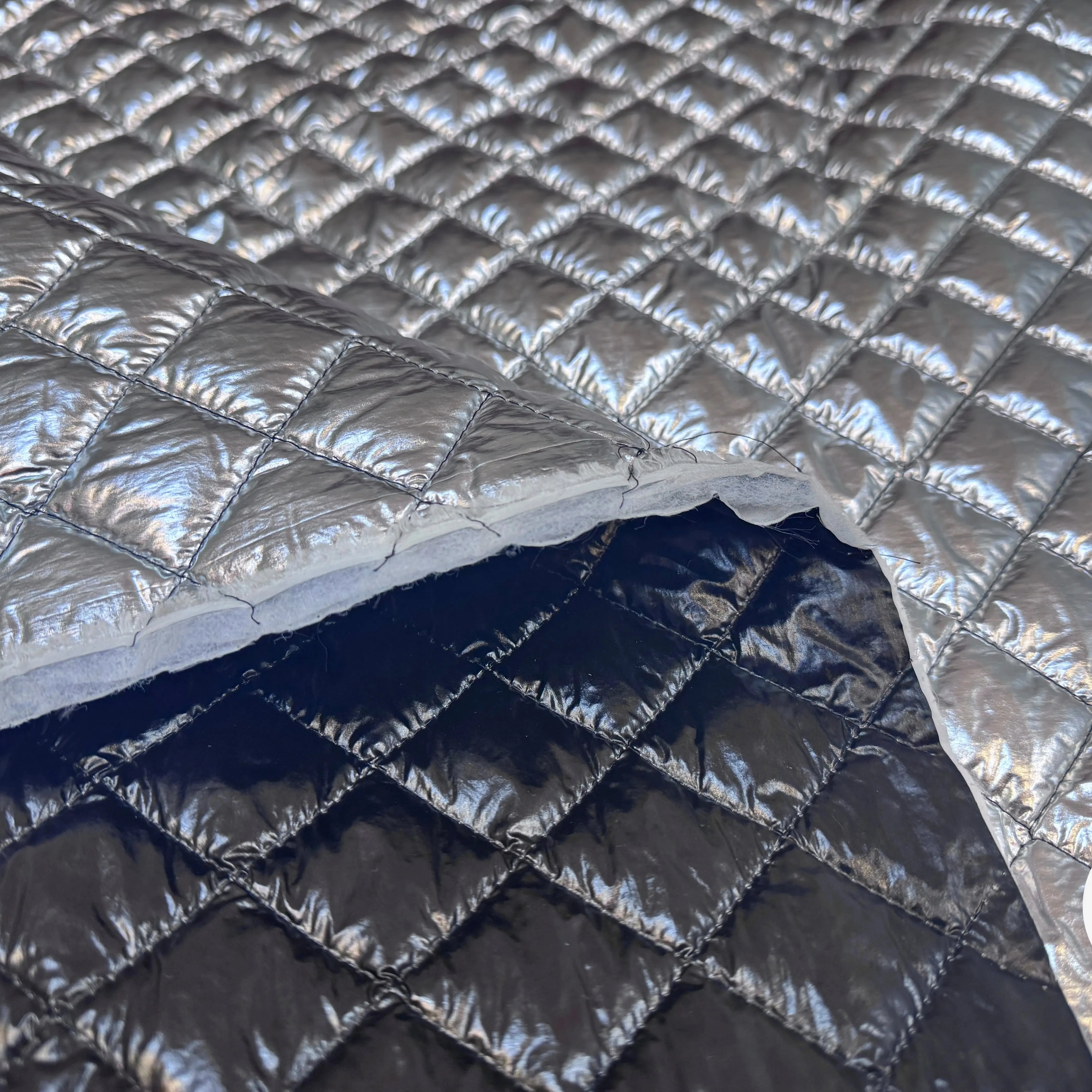 MATELASSÉ DOUBLE FACE VINYL ARGENT DOUBLURE VINYL NOIR - My Little Coupon