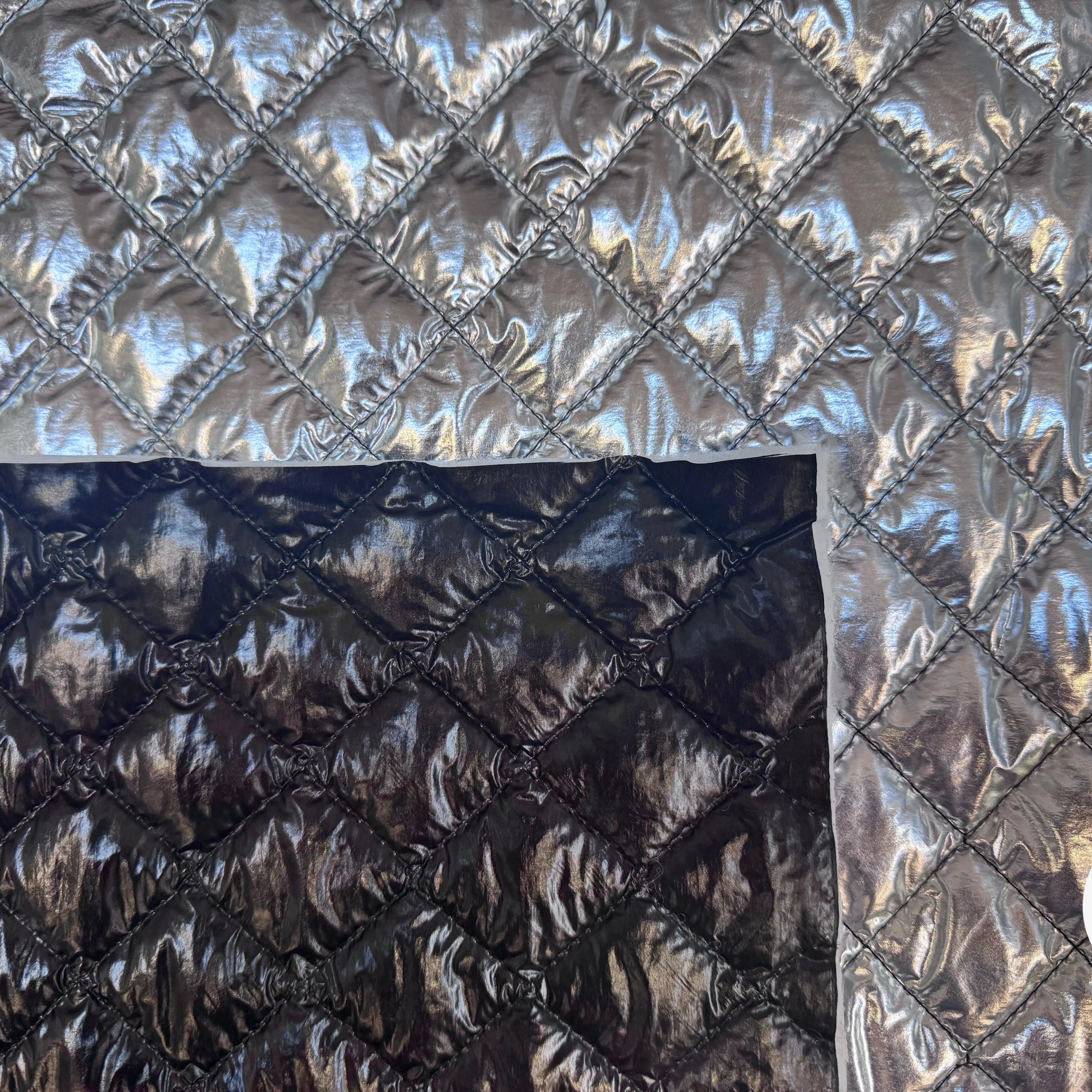 MATELASSÉ DOUBLE FACE VINYL ARGENT DOUBLURE VINYL NOIR - My Little Coupon