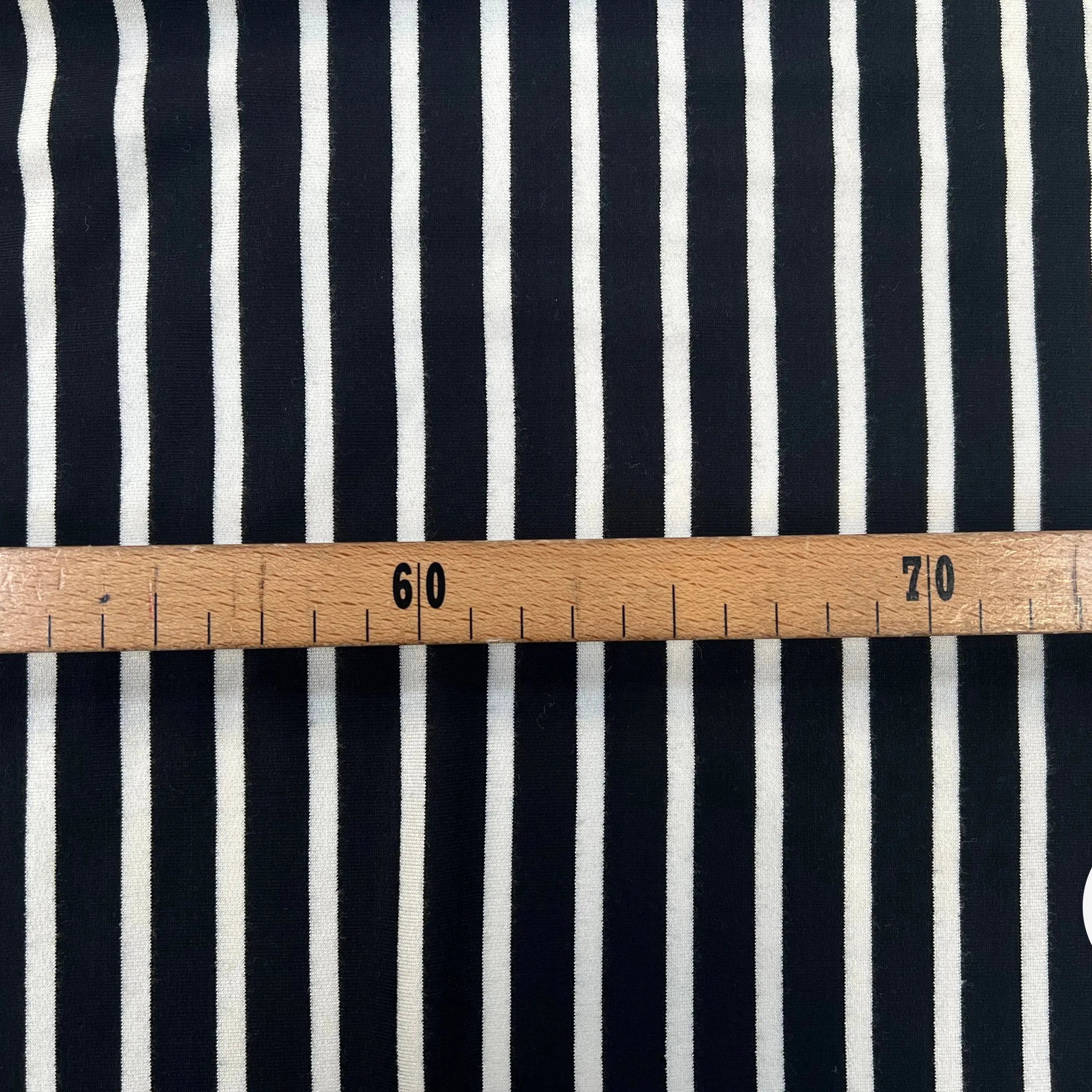 MOLLETON VISCOSE EMERISERISÉ RAYURE BLANC FOND NOIR MSO