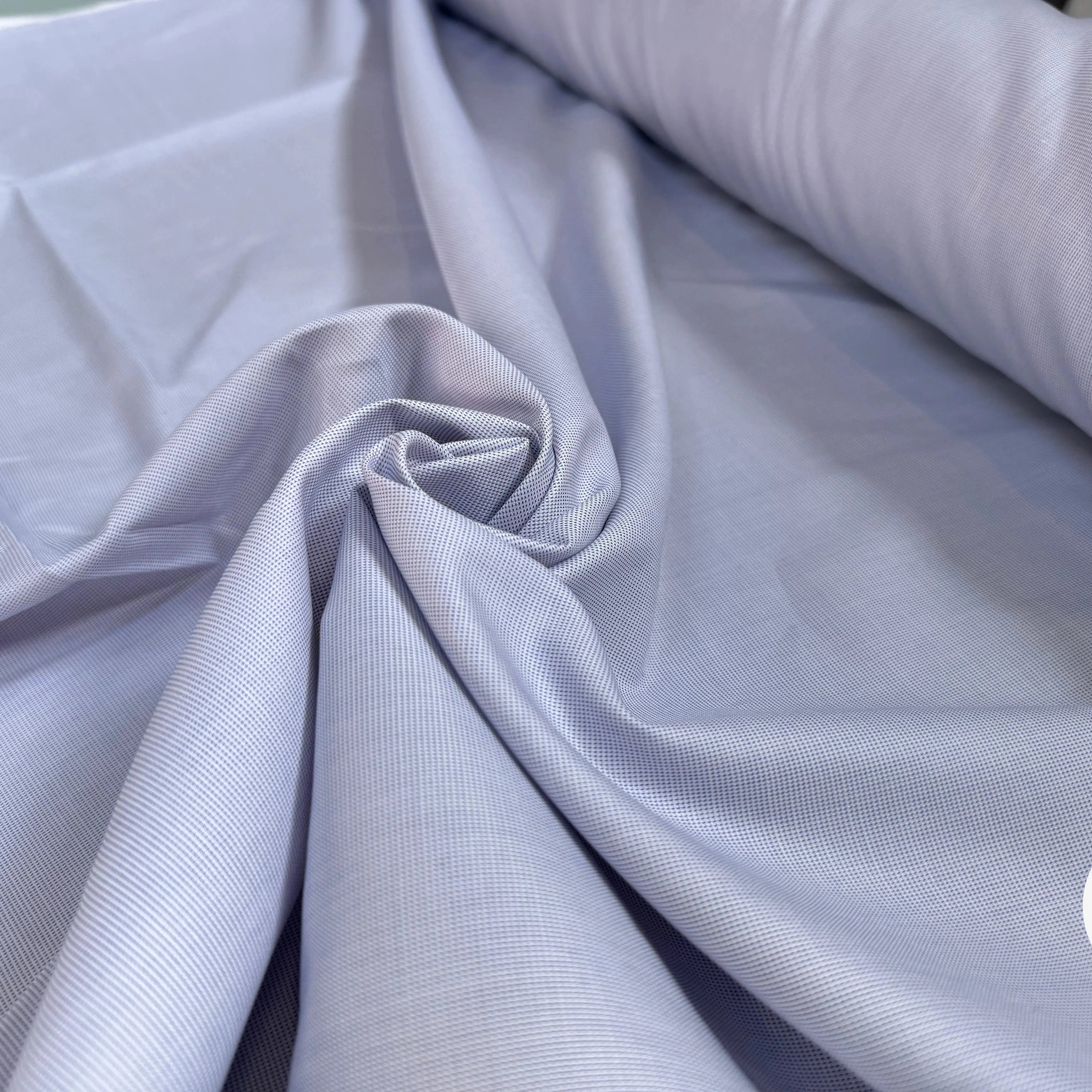 POPELINE DE COTON 100% COTON AVEC PETITS POINTS BLEU ET ROSE - My Little Coupon