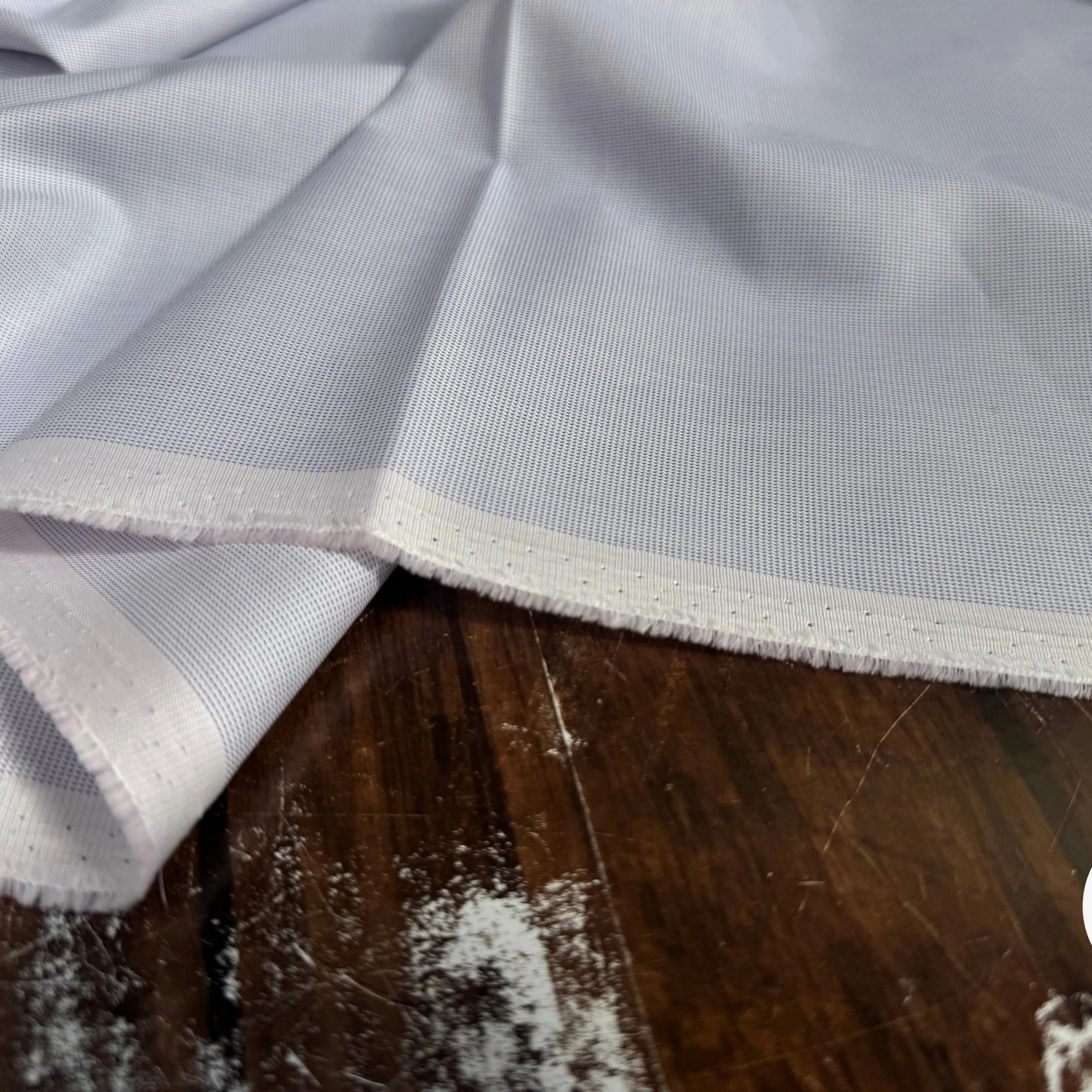 POPELINE DE COTON 100% COTON AVEC PETITS POINTS BLEU ET ROSE - My Little Coupon