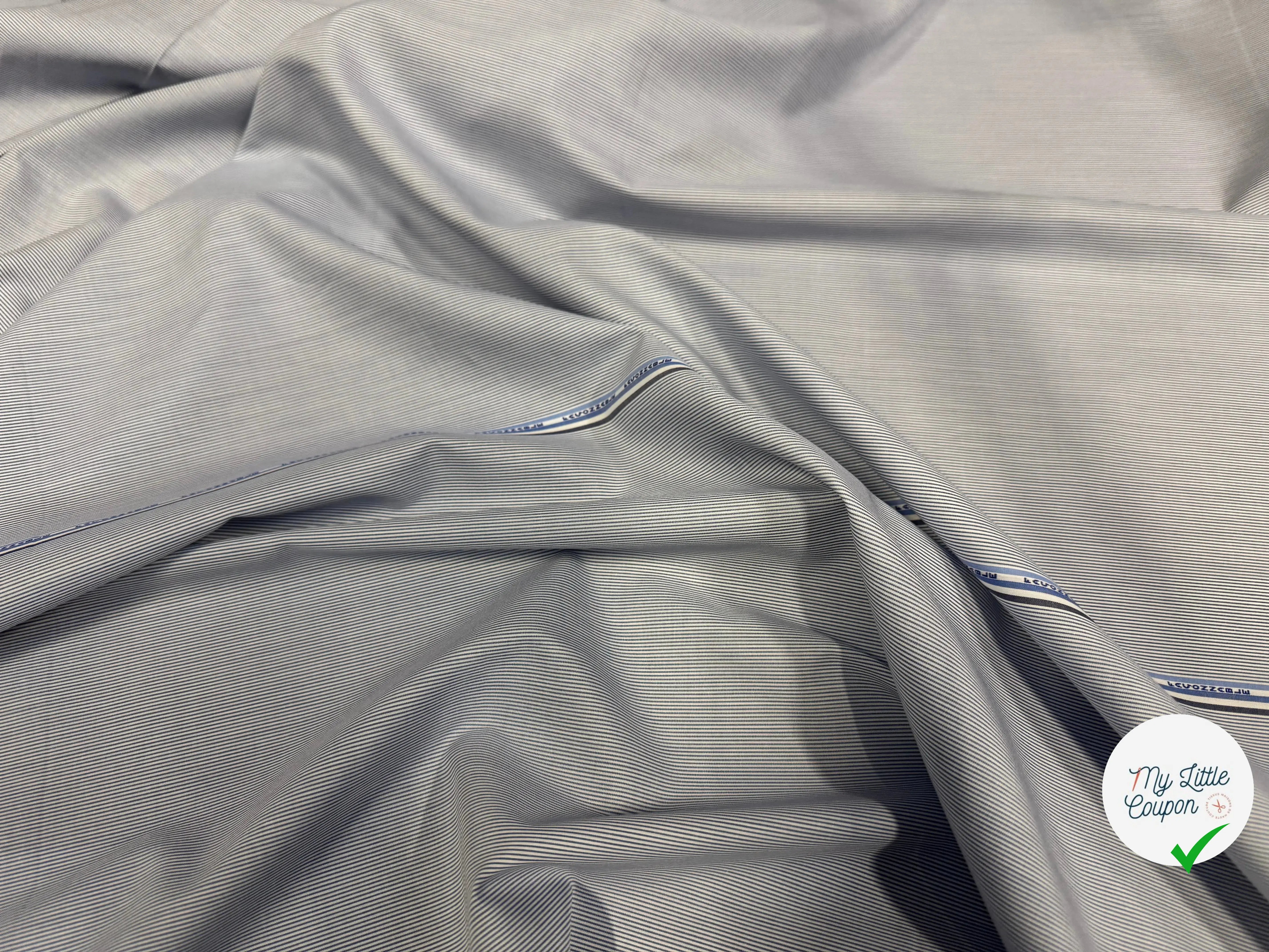 POPELINE DE COTON À PETITES RAYURES BLEU CIEL FAÇONNABLE - My Little Coupon