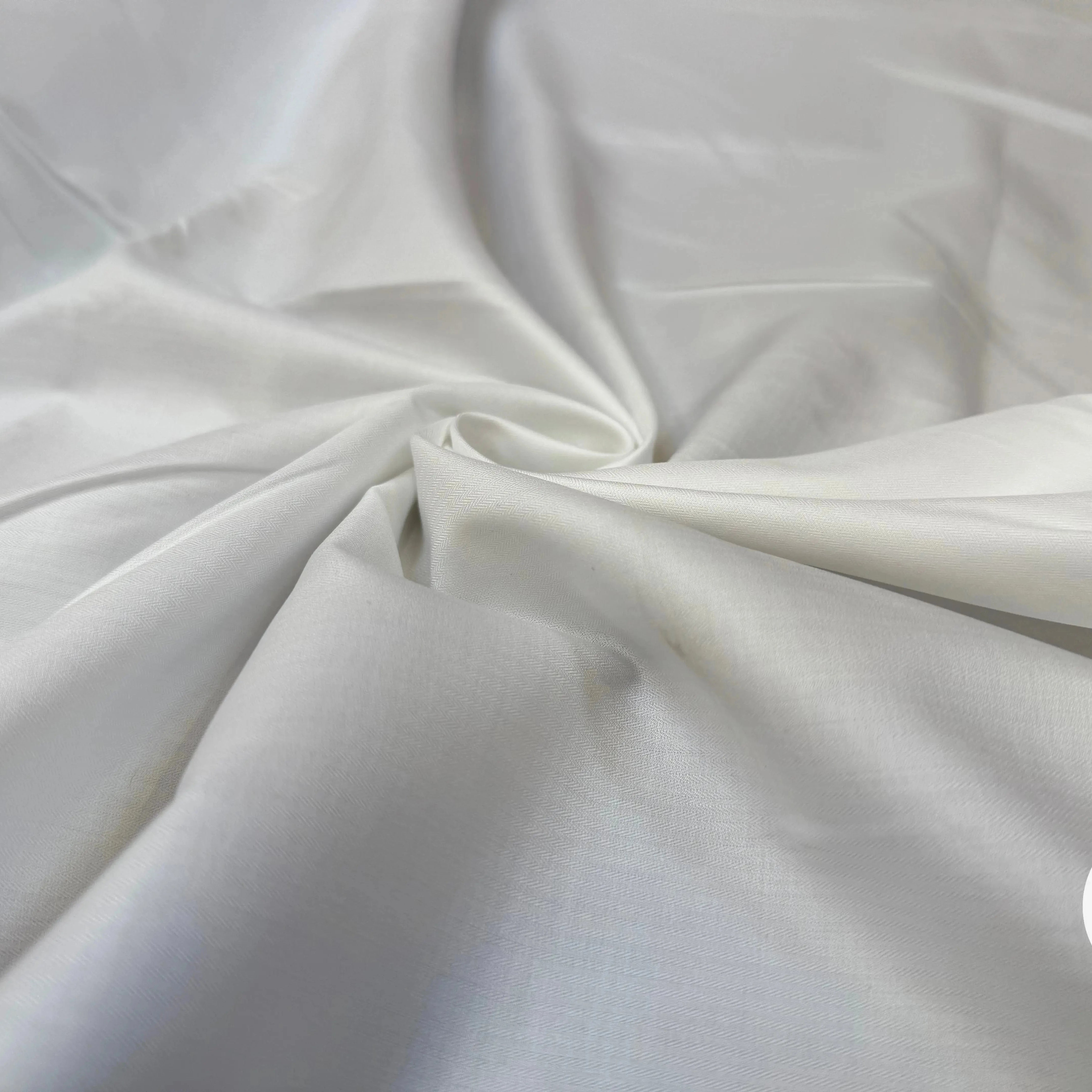 POPELINE DE COTON BLANCHE AVEC LISIÈRE POINTS ORANGES - My Little Coupon