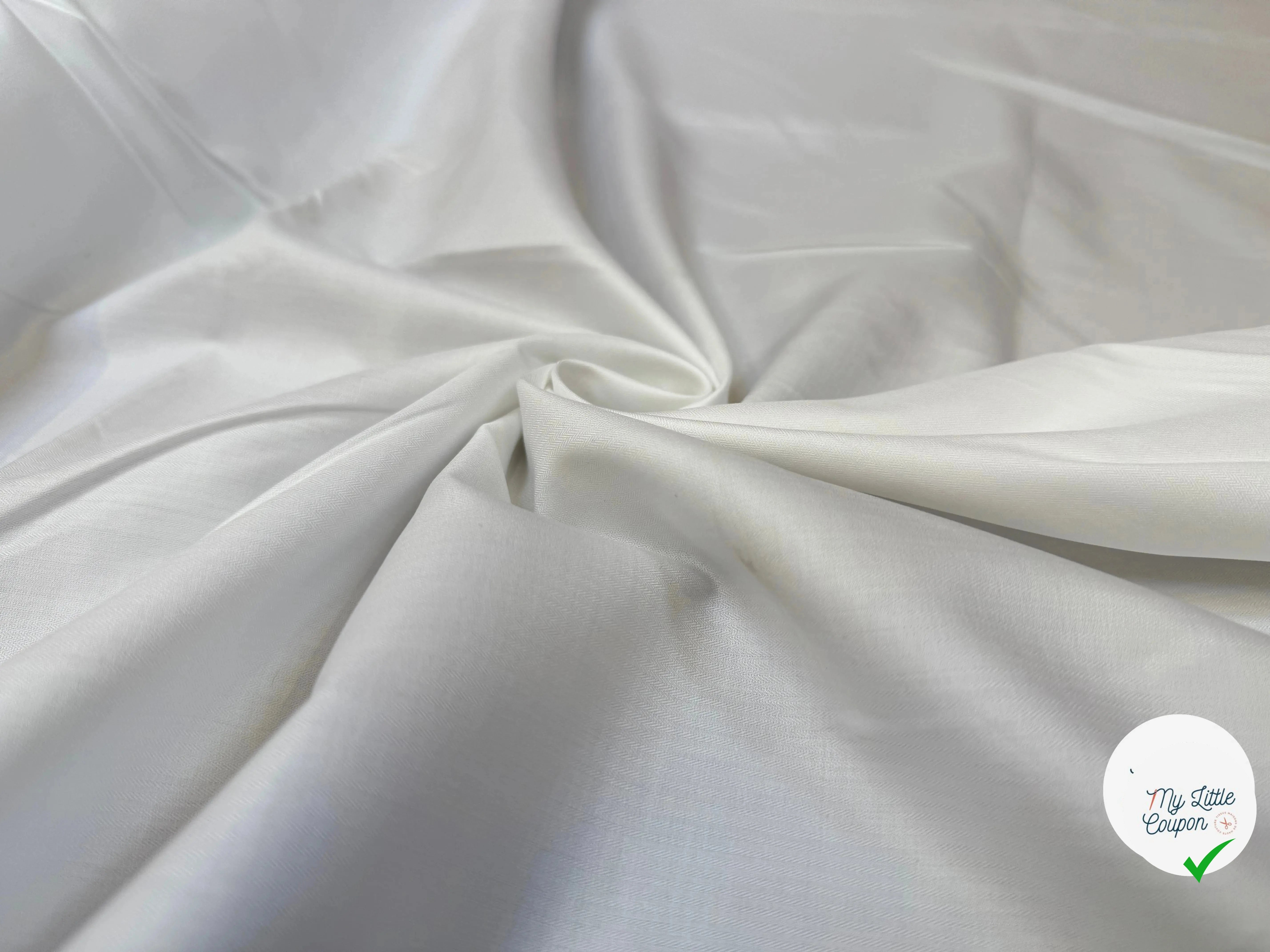 POPELINE DE COTON BLANCHE AVEC LISIÈRE POINTS ORANGES - My Little Coupon