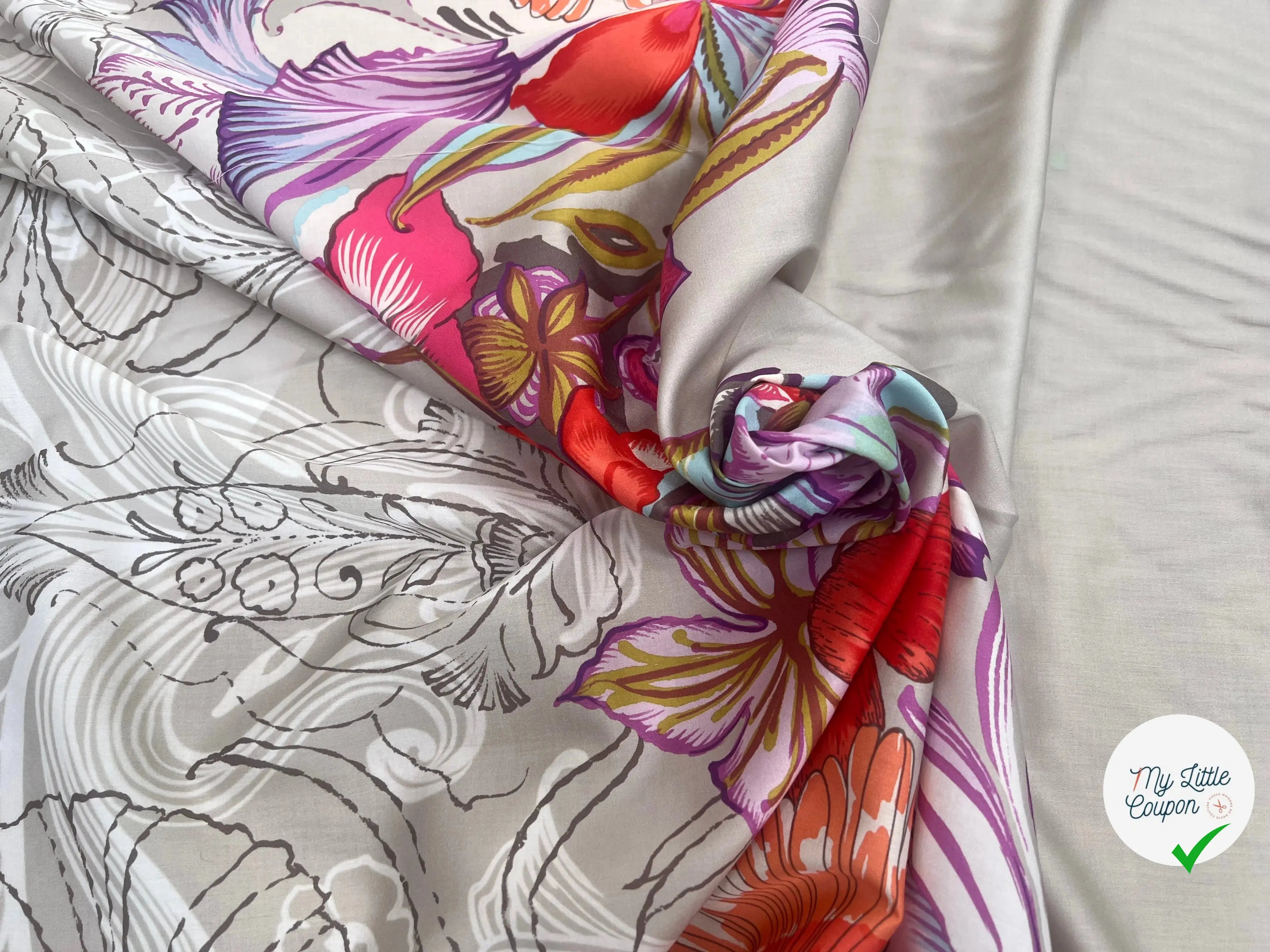 SATIN DE COTON SOUPLE FOND GRIS MOTIF GROSSE FLEURES - My Little Coupon