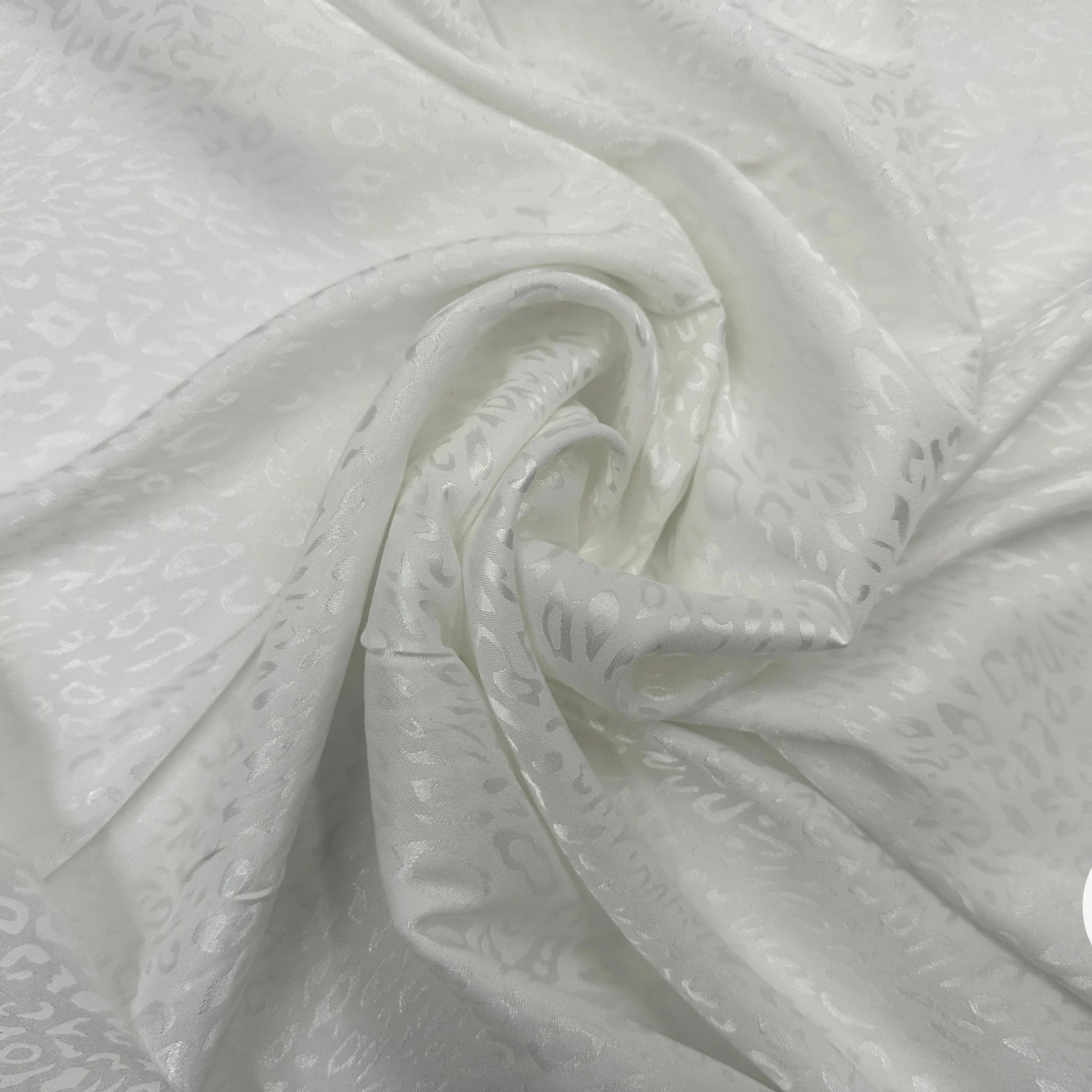 SATIN JACQUARD LÉOPARD BLANC CHIC MLC INTERN