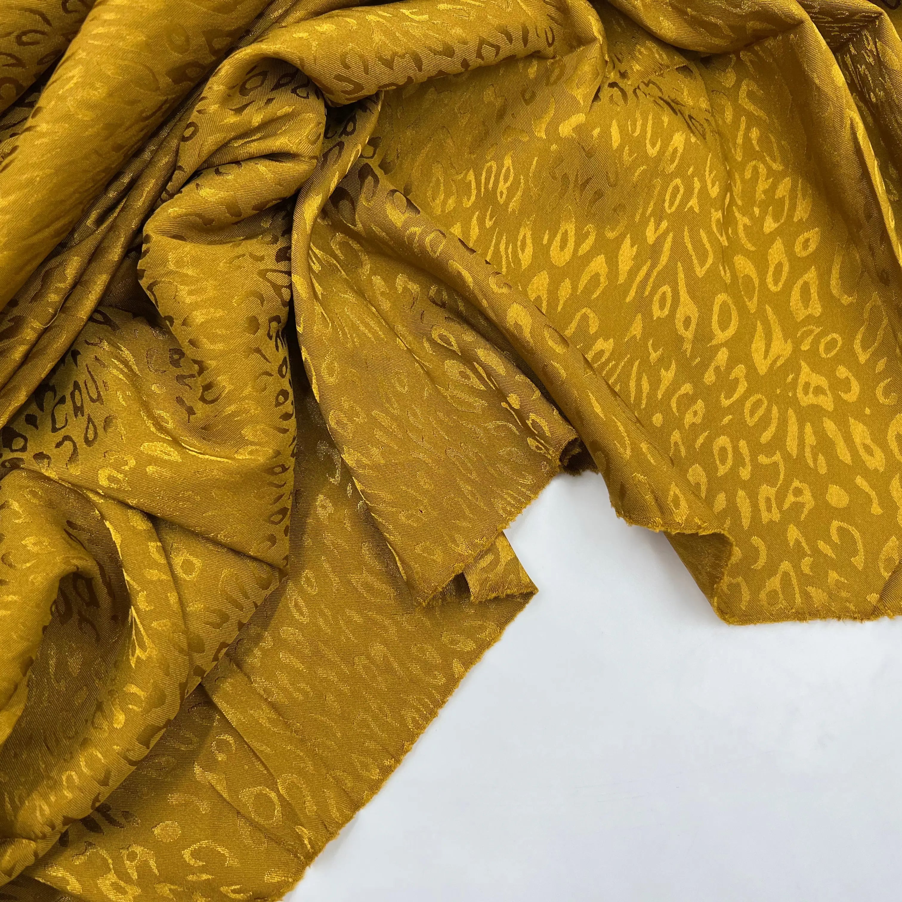 SATIN JACQUARD LÉOPARD MOUTARDE MLC INTERN