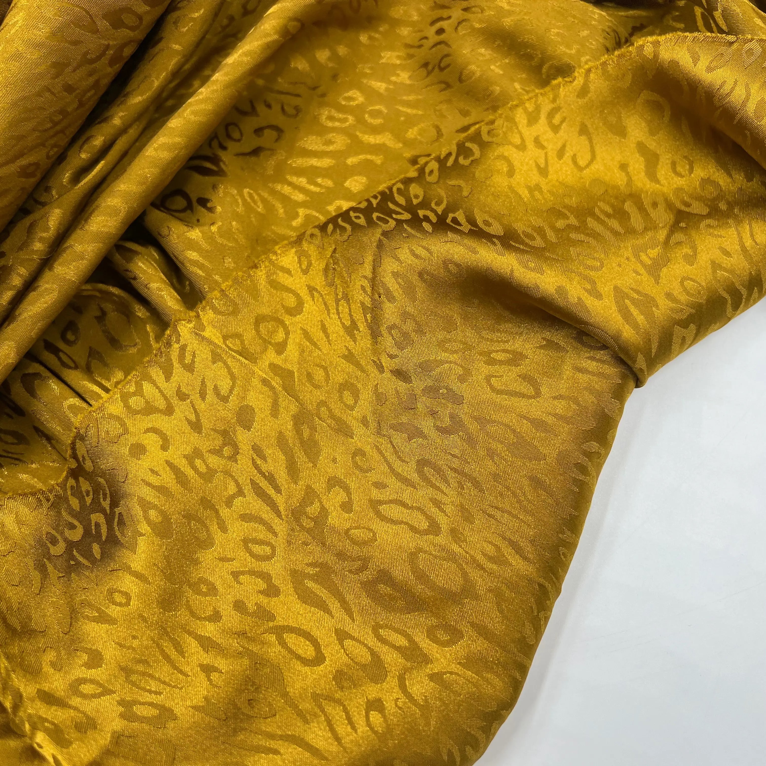 SATIN JACQUARD LÉOPARD MOUTARDE MLC INTERN