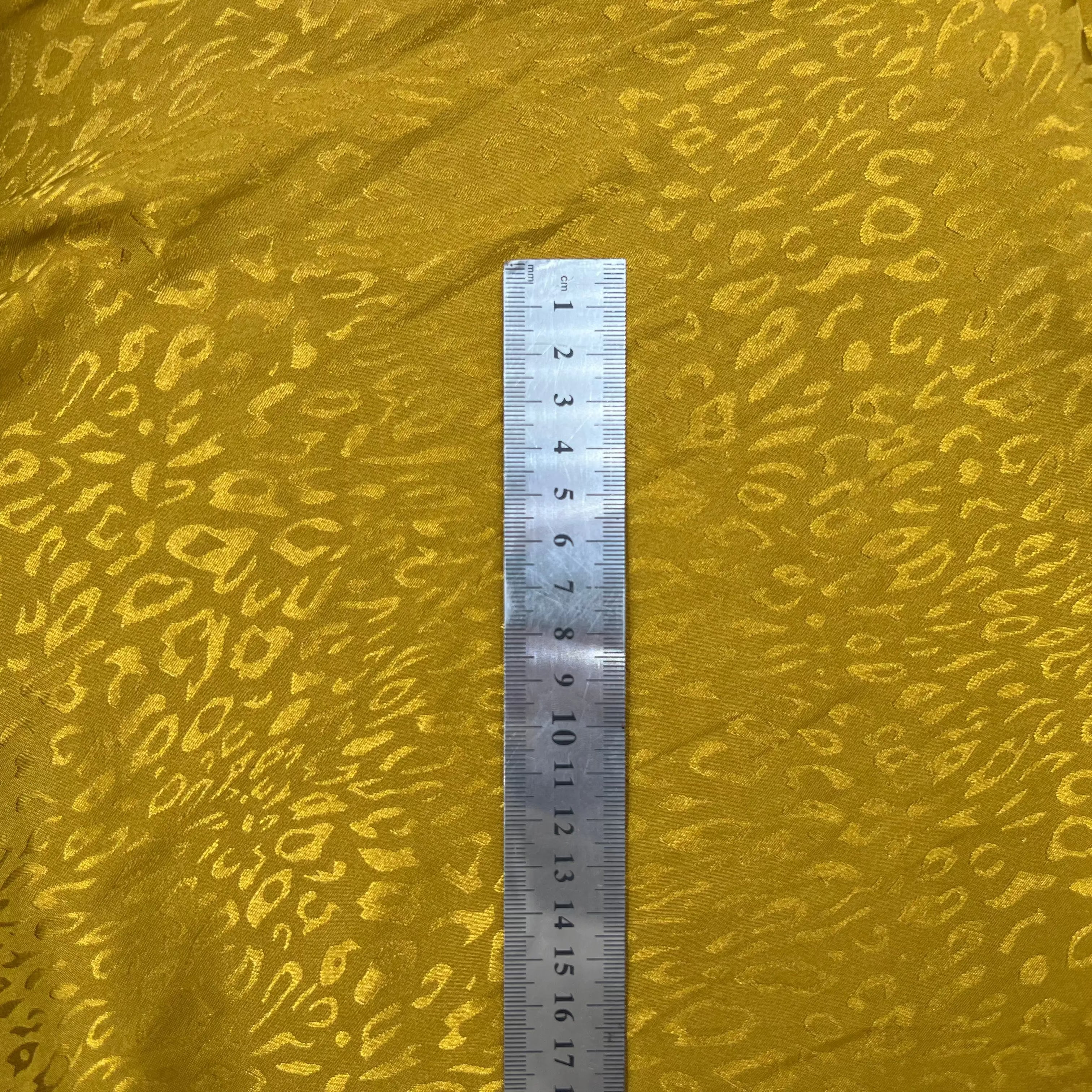 SATIN JACQUARD LÉOPARD MOUTARDE MLC INTERN