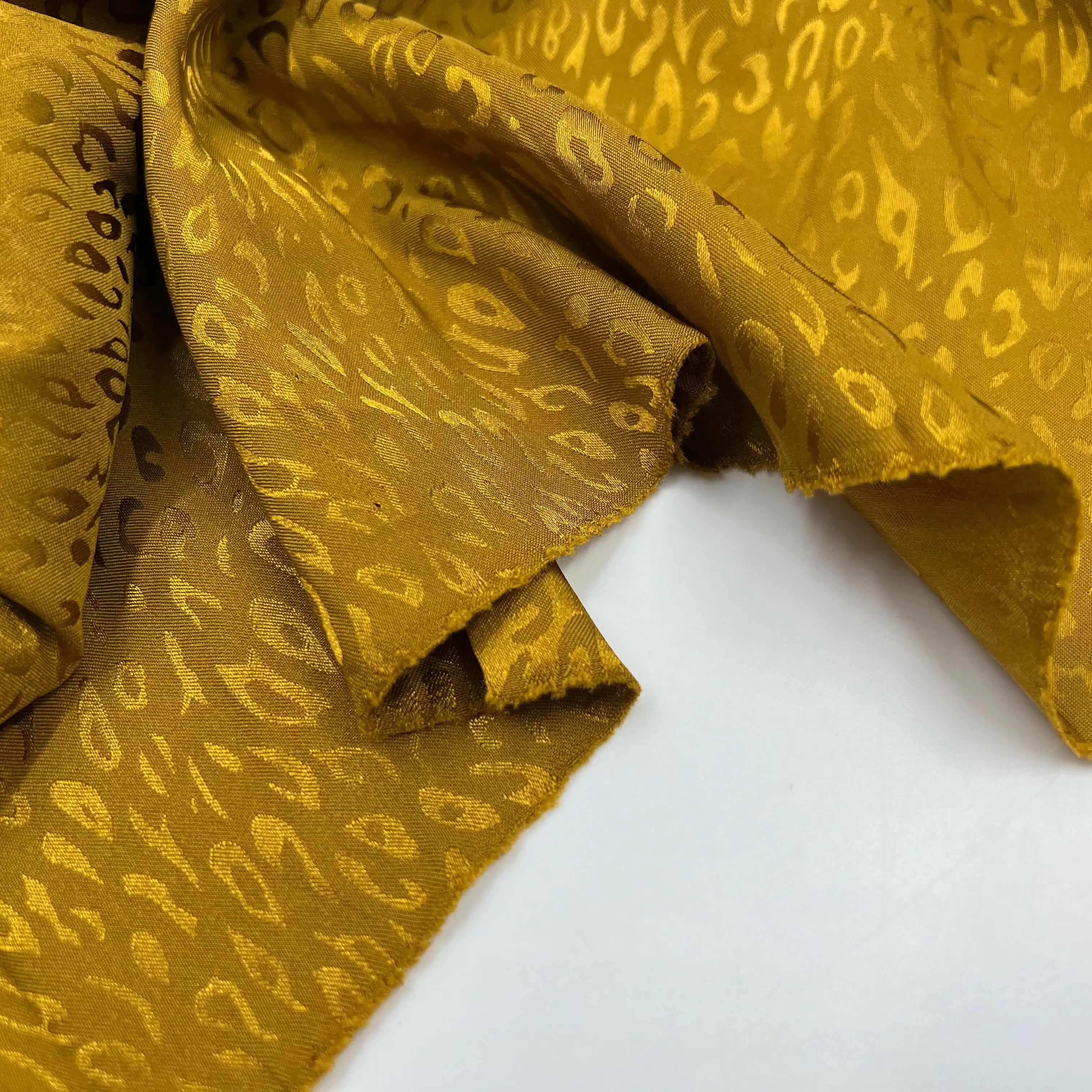 SATIN JACQUARD LÉOPARD MOUTARDE MLC INTERN